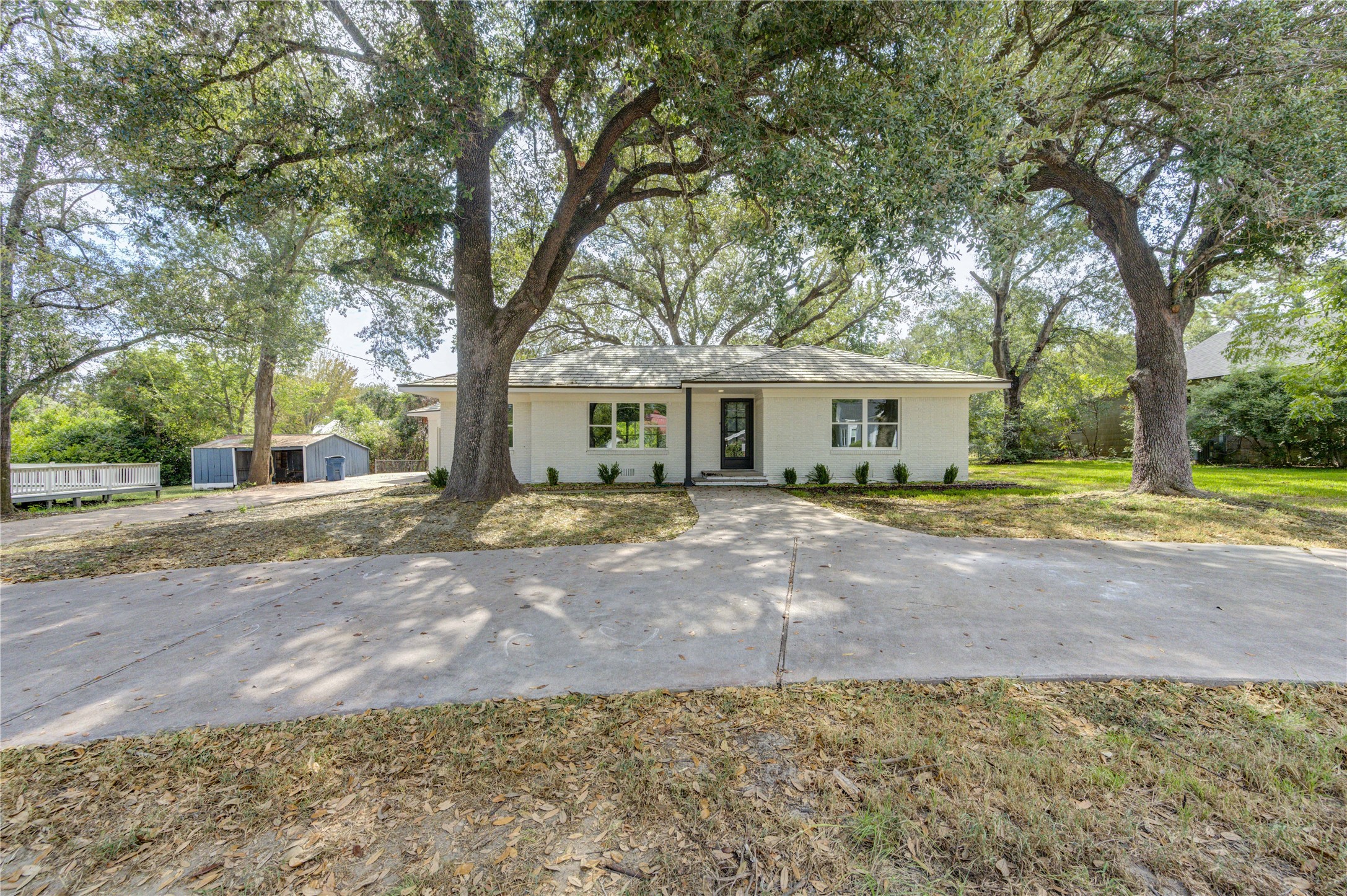 713 S Holland Street Property Photo 1