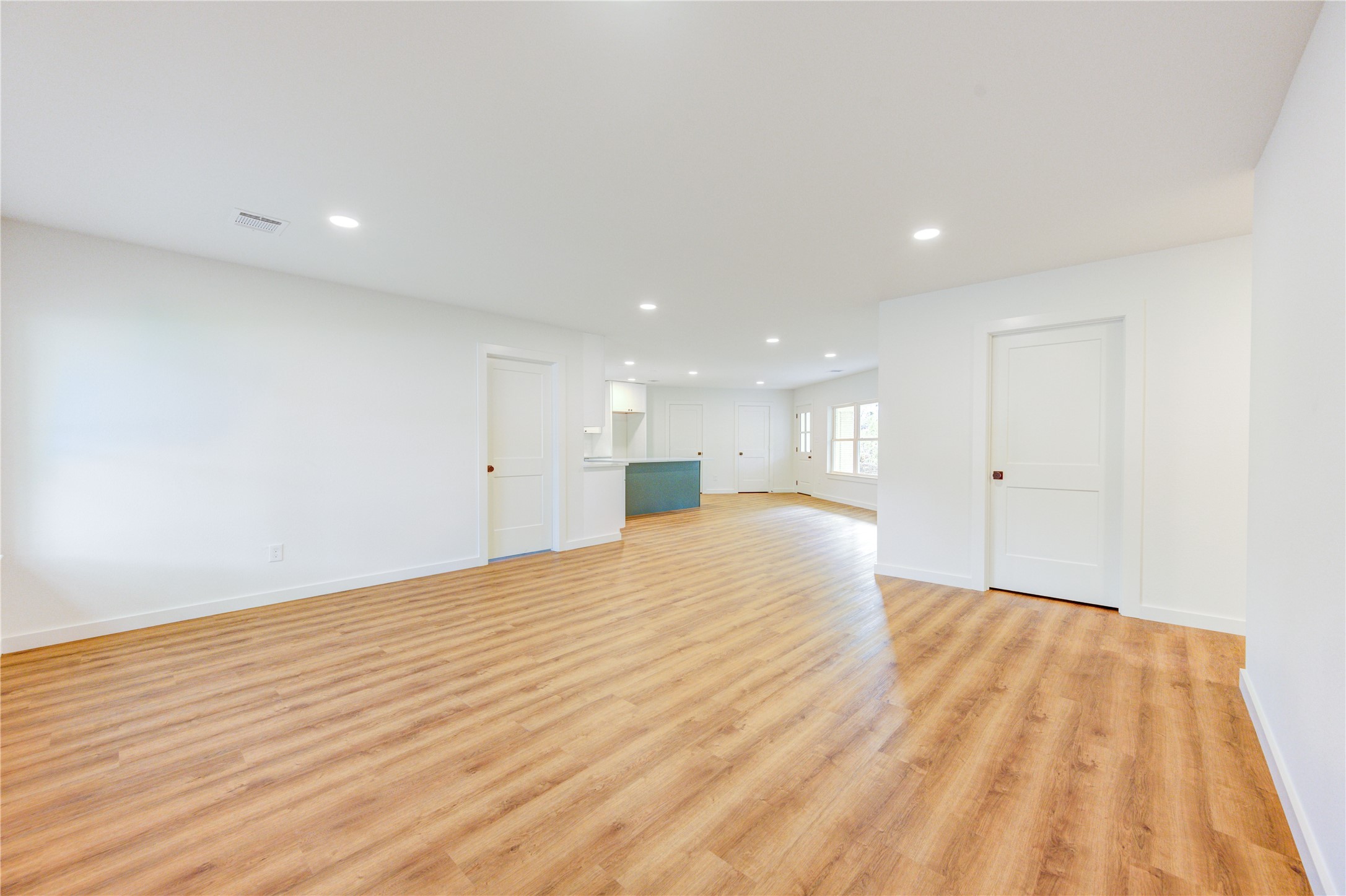 713 S Holland Street Property Photo 14