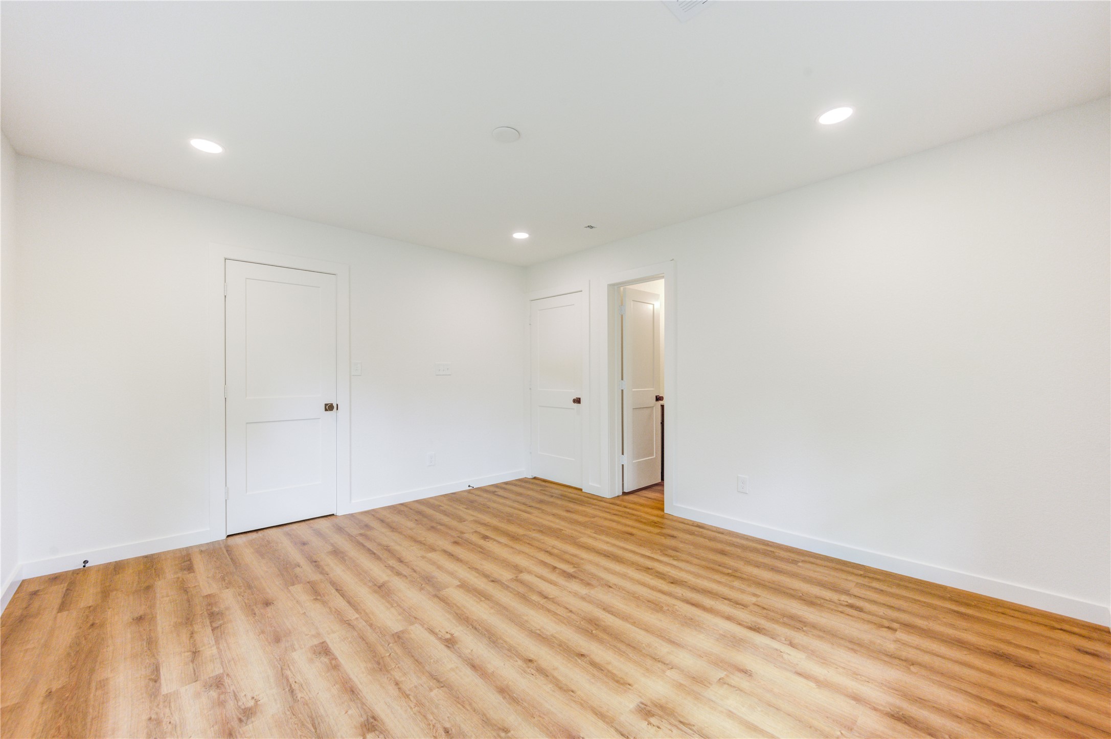 713 S Holland Street Property Photo 20