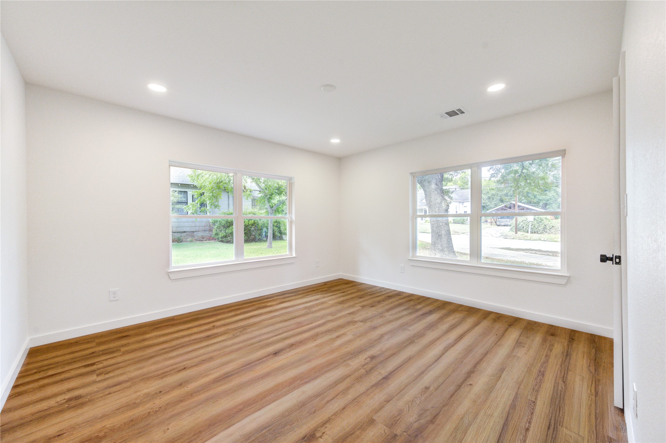 713 S Holland Street Property Photo 21