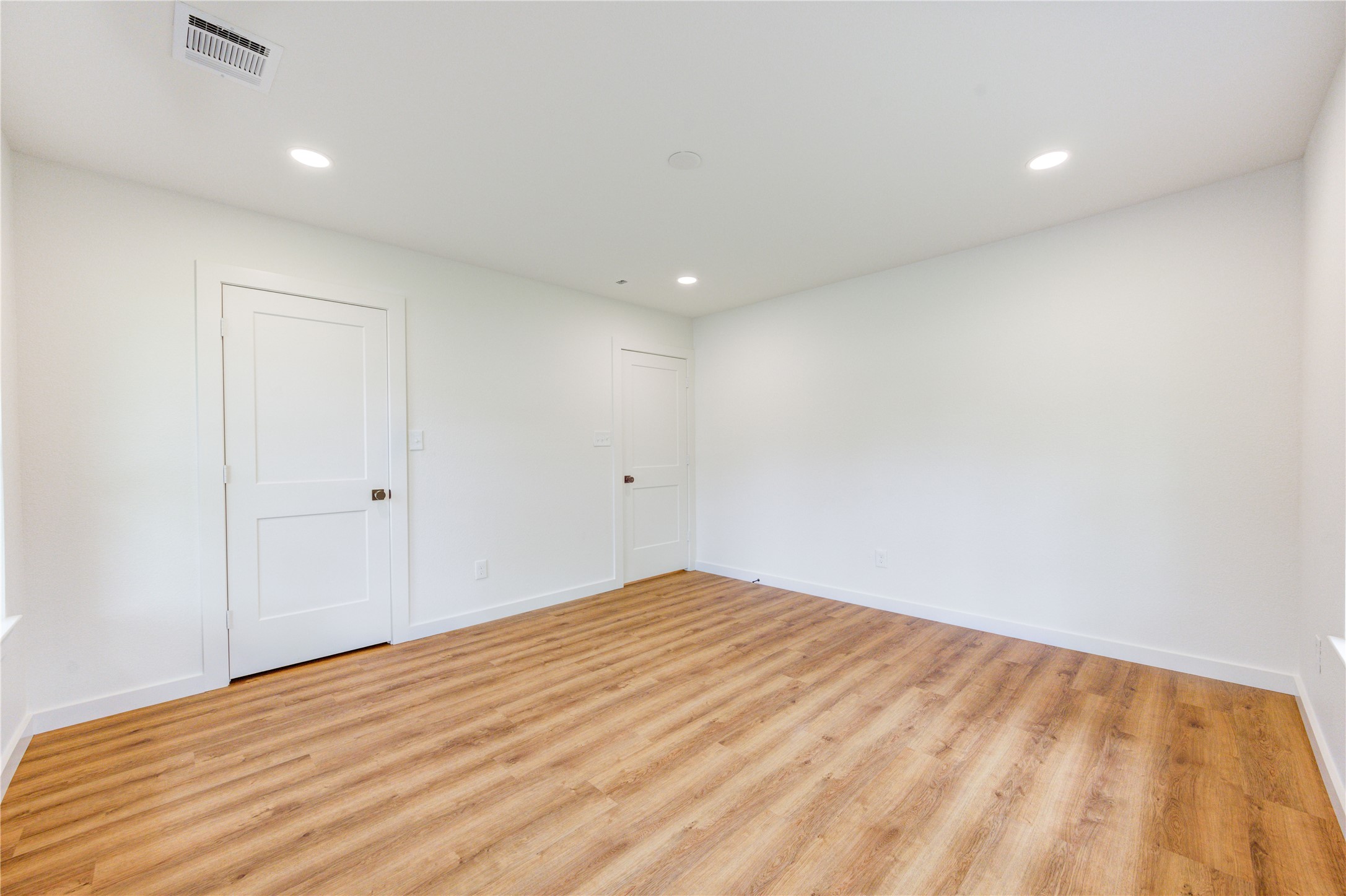 713 S Holland Street Property Photo 22