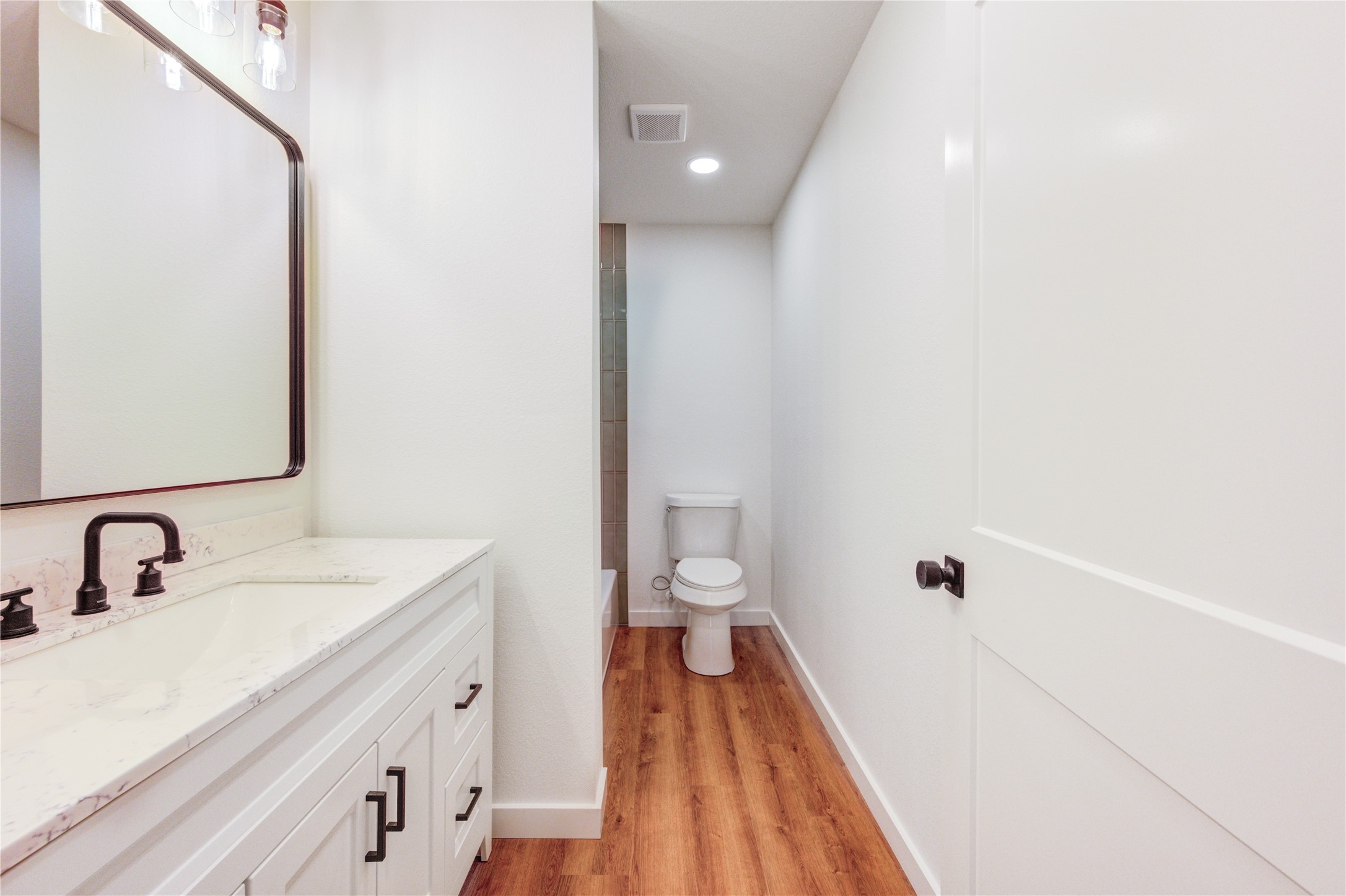 713 S Holland Street Property Photo 27