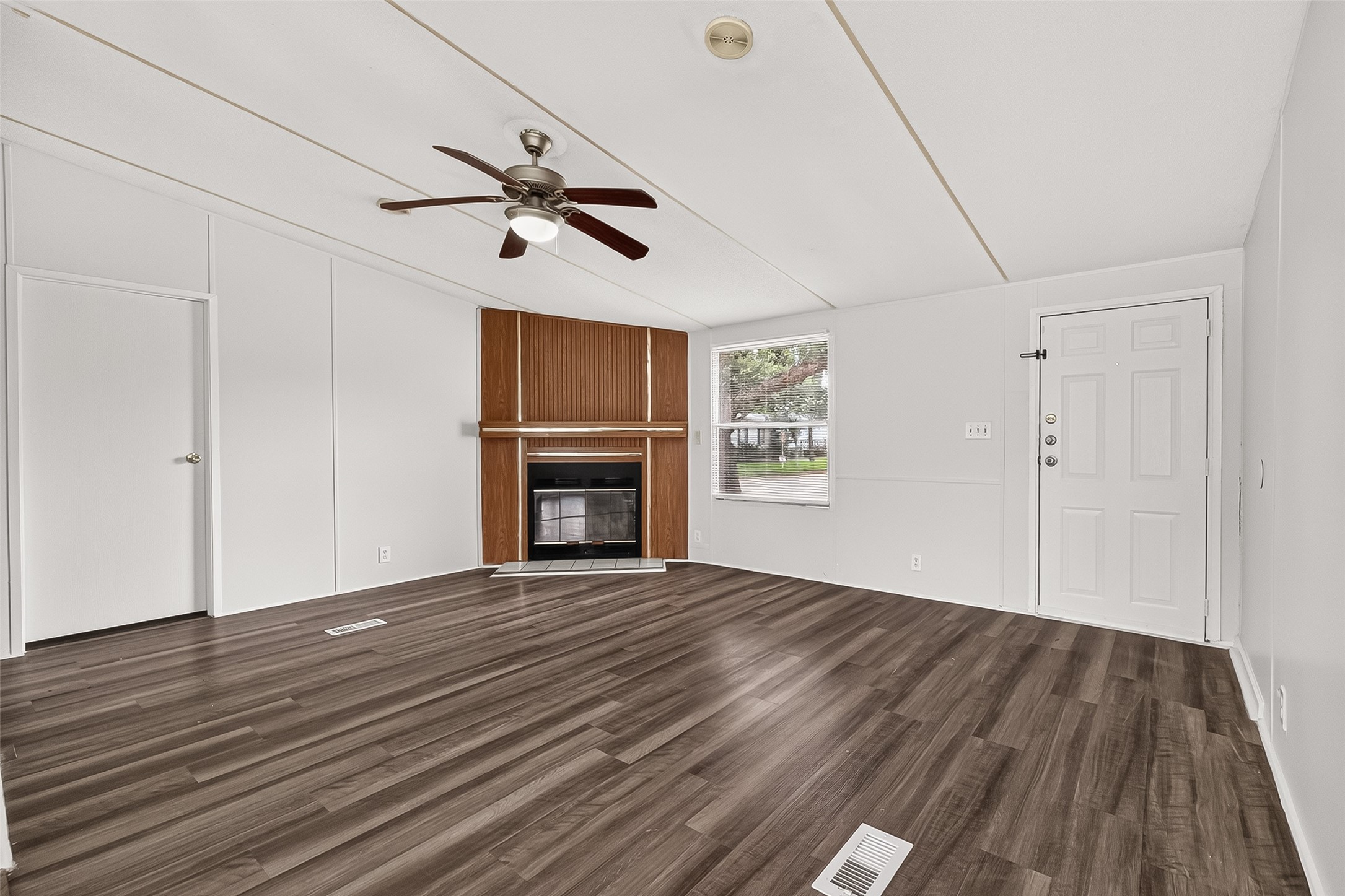 20306 Mountaindale Drive Property Photo 3