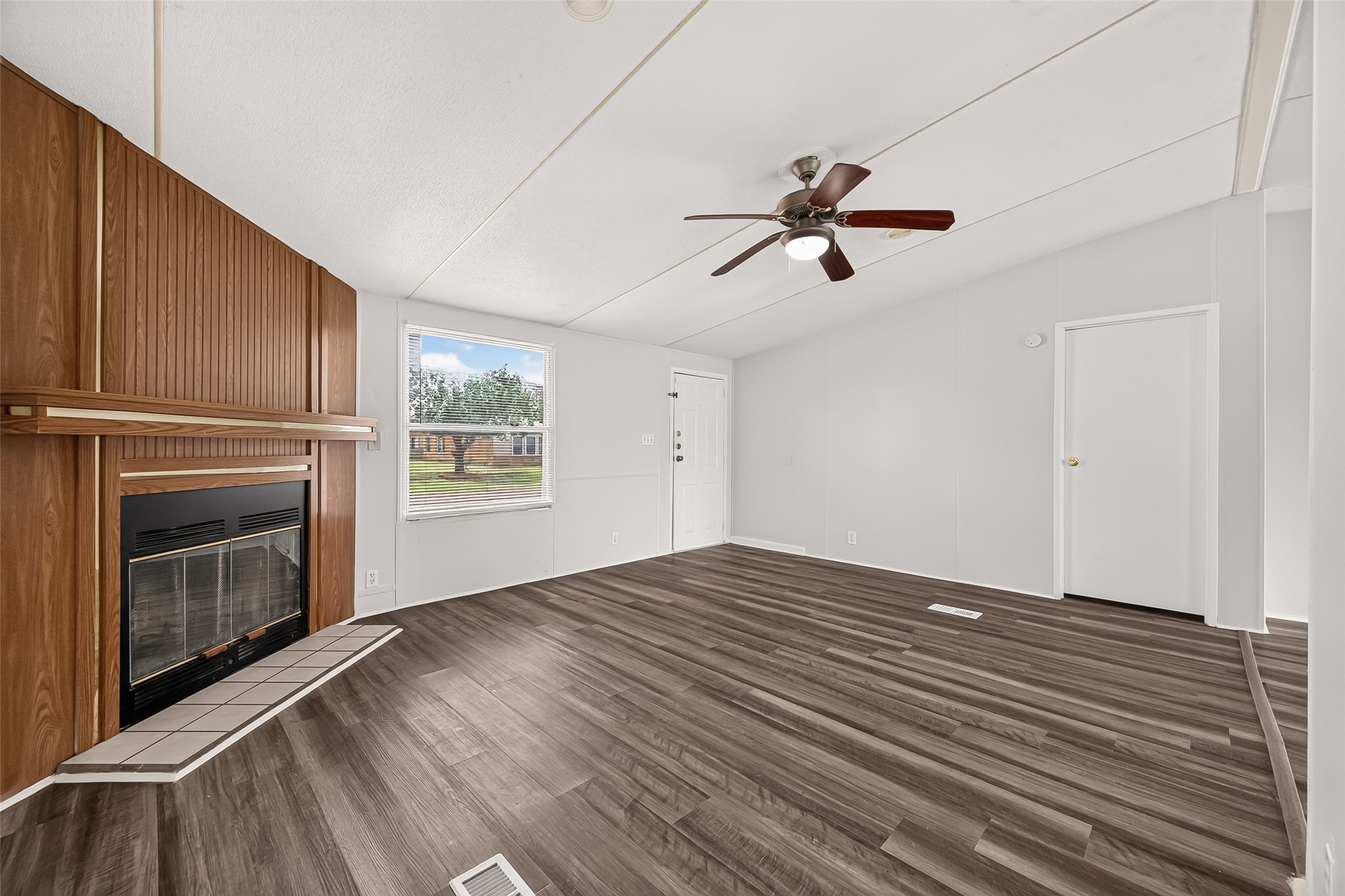 20306 Mountaindale Drive Property Photo 5