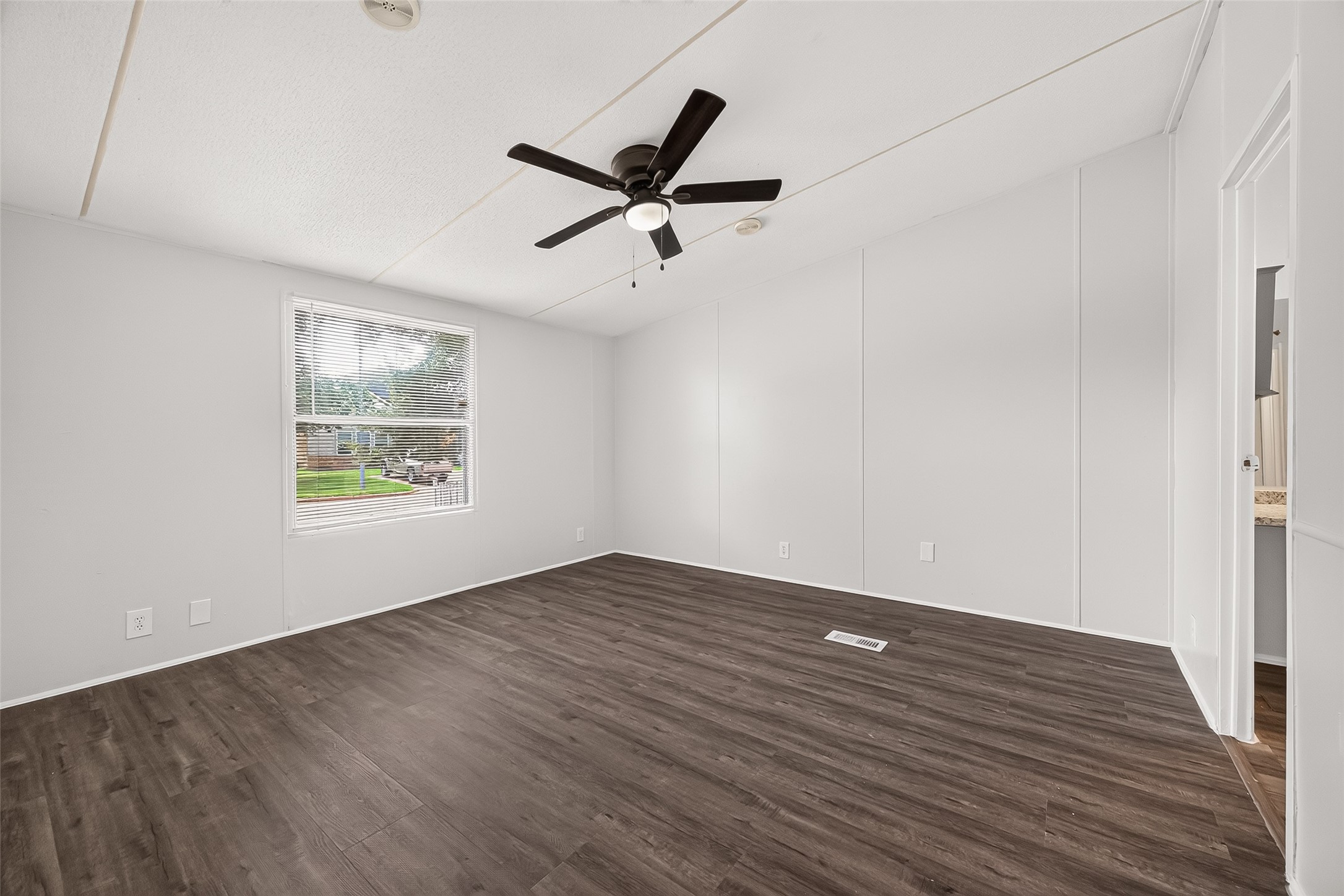 20306 Mountaindale Drive Property Photo 16