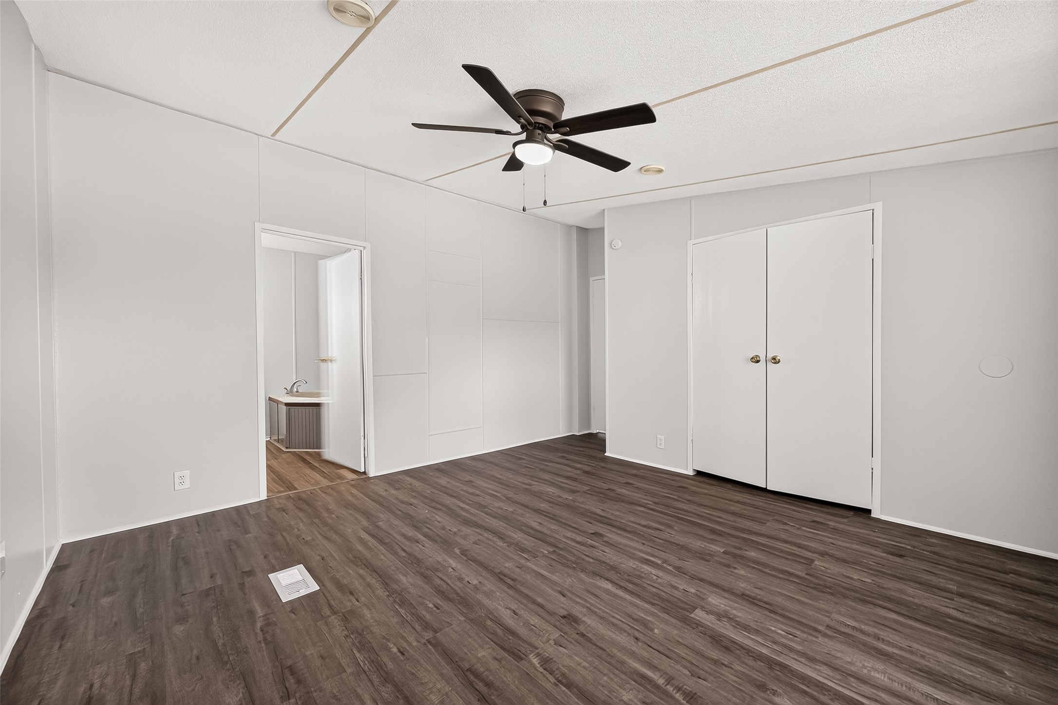 20306 Mountaindale Drive Property Photo 17