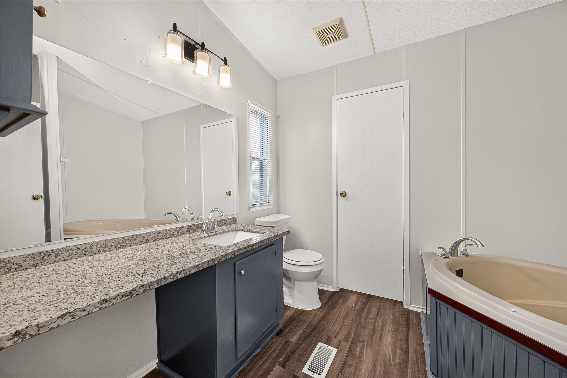20306 Mountaindale Drive Property Photo 18
