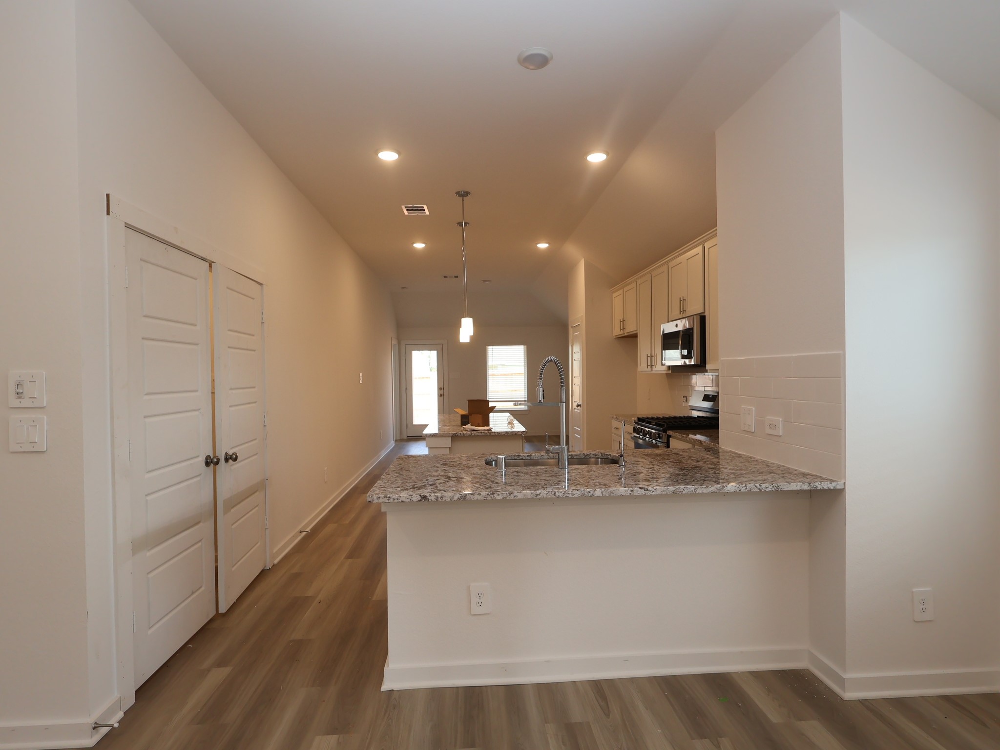 10220 Burton Path Property Photo 4