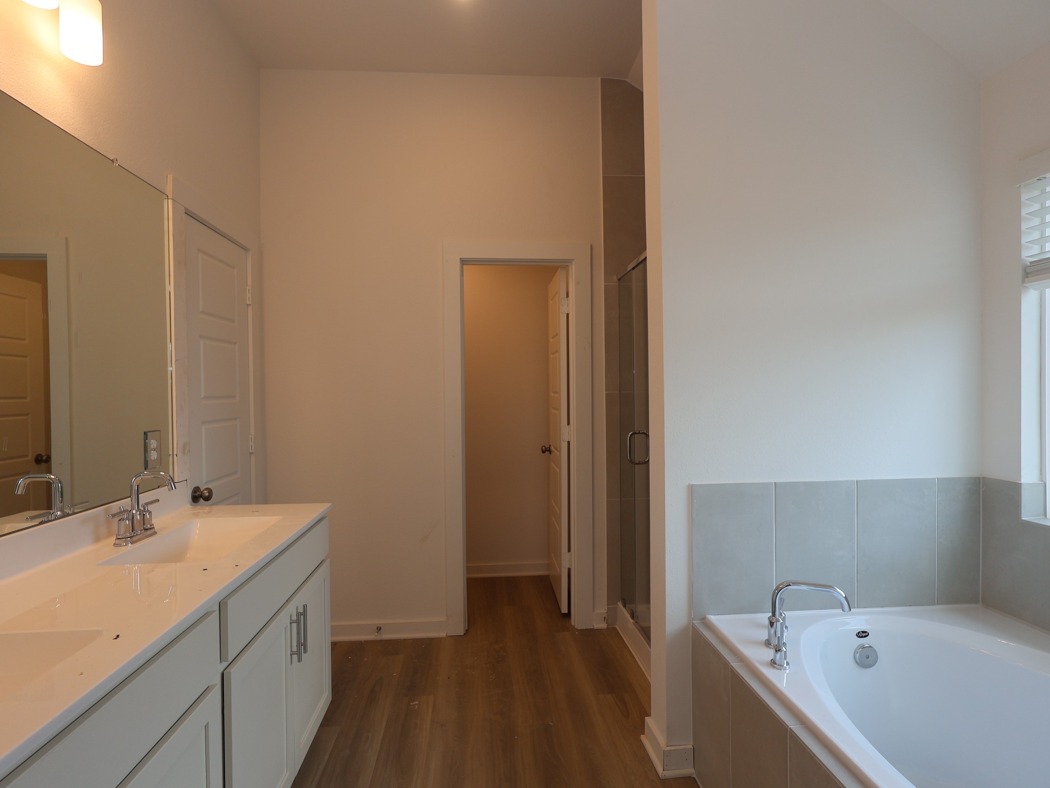 10220 Burton Path Property Photo 9