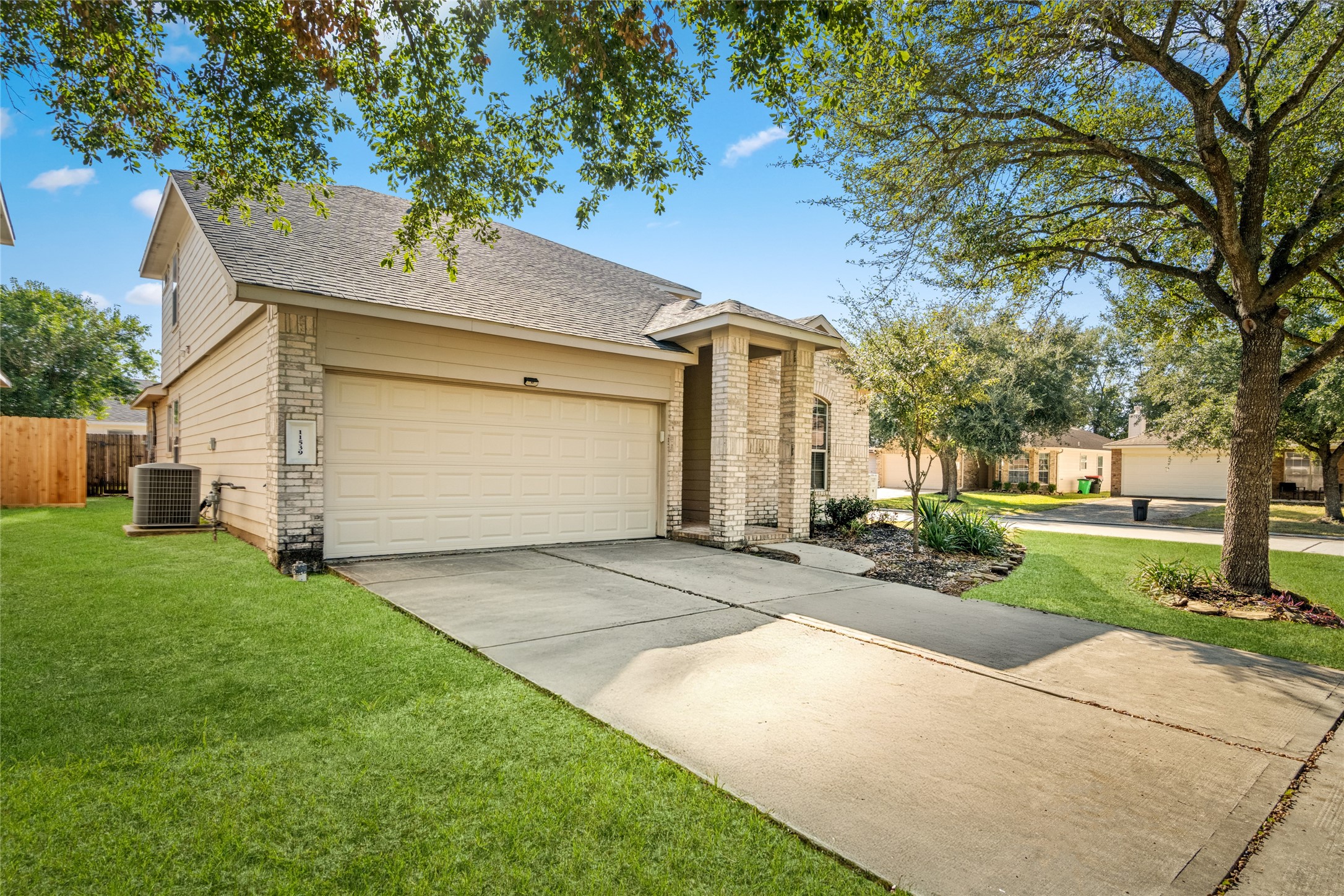 11539 Stonepine Meadow Court Property Photo 2