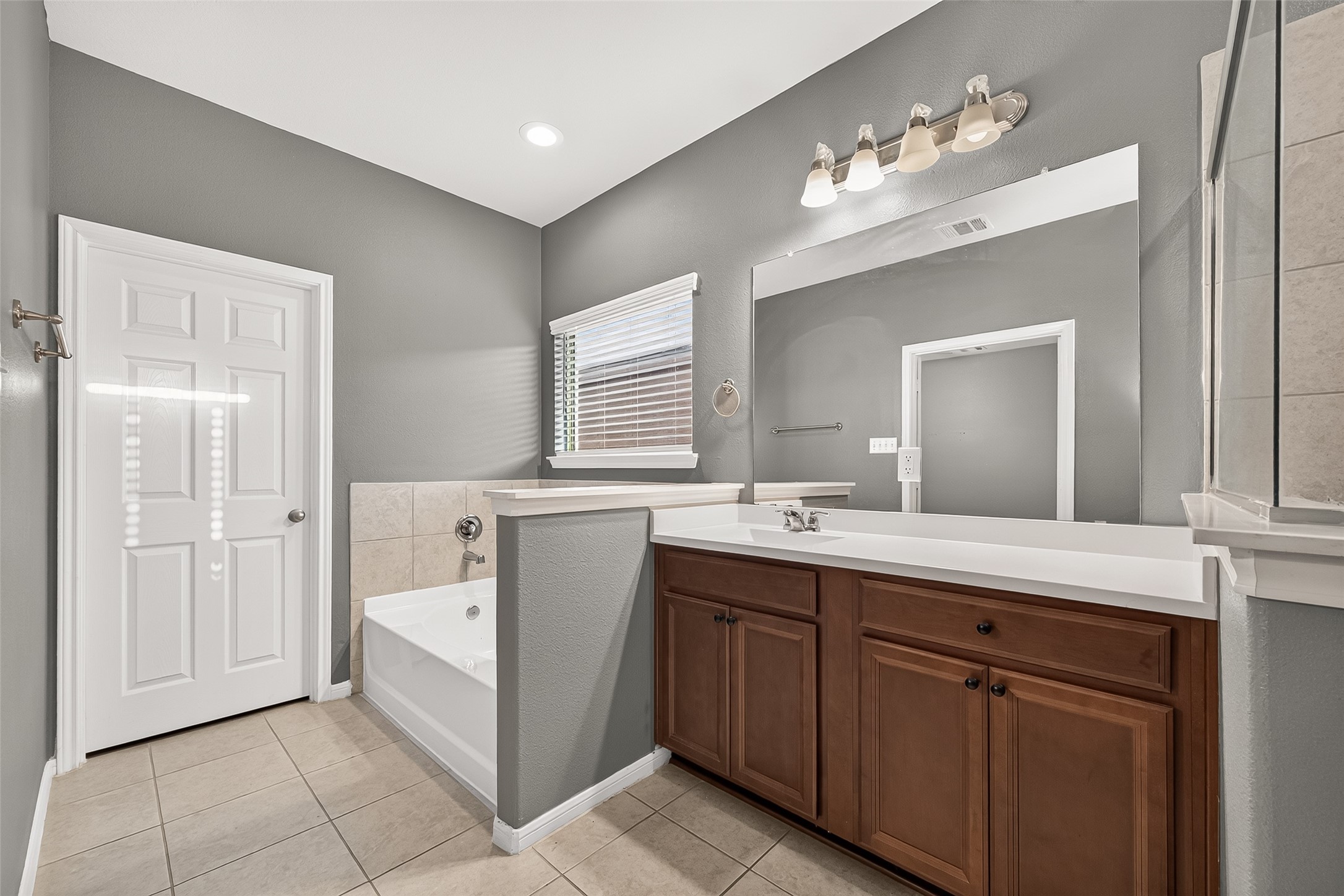 6528 Castle Loch Court Property Photo 28