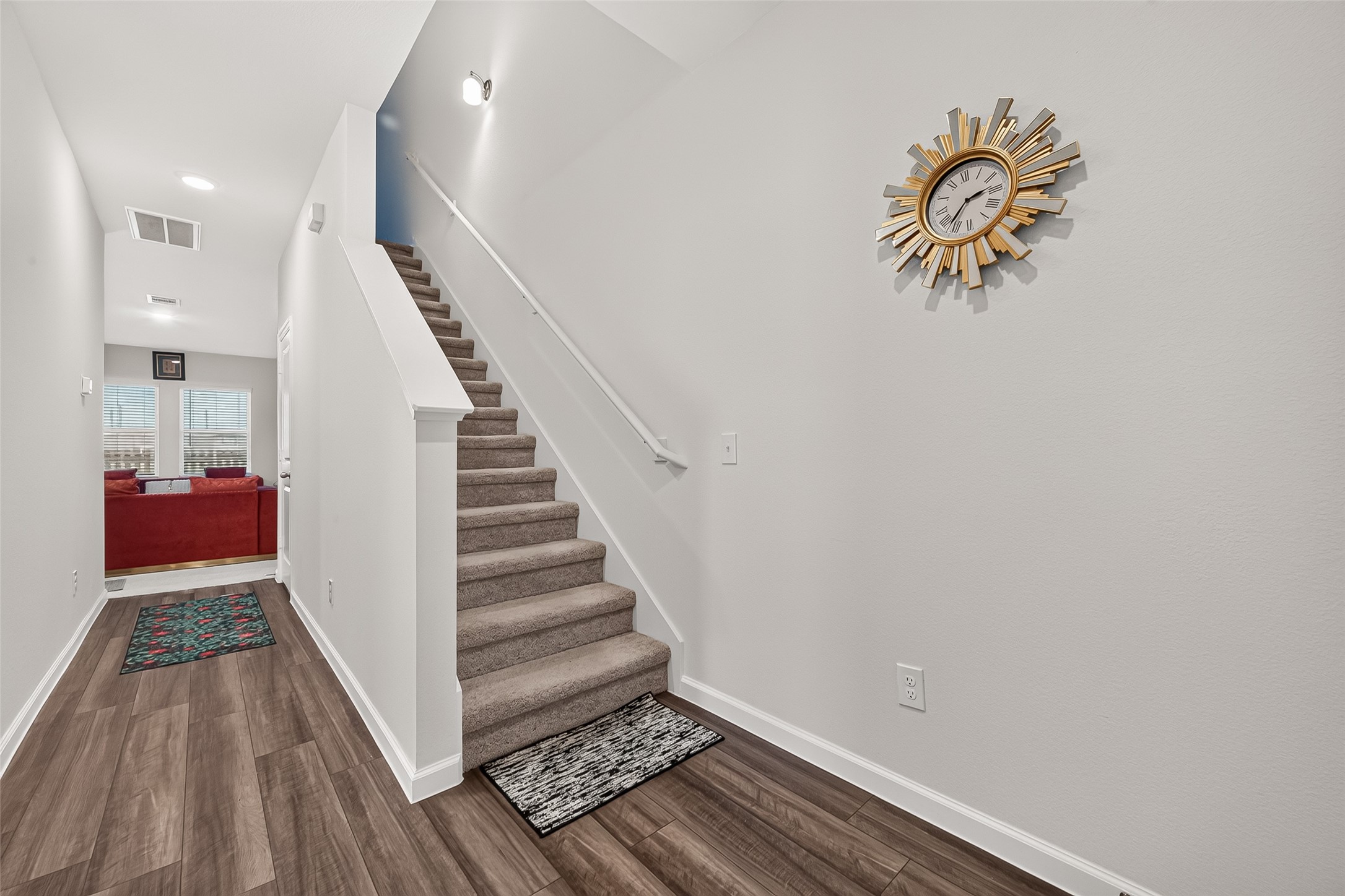 8638 Vacek Crossing Way Property Photo 2