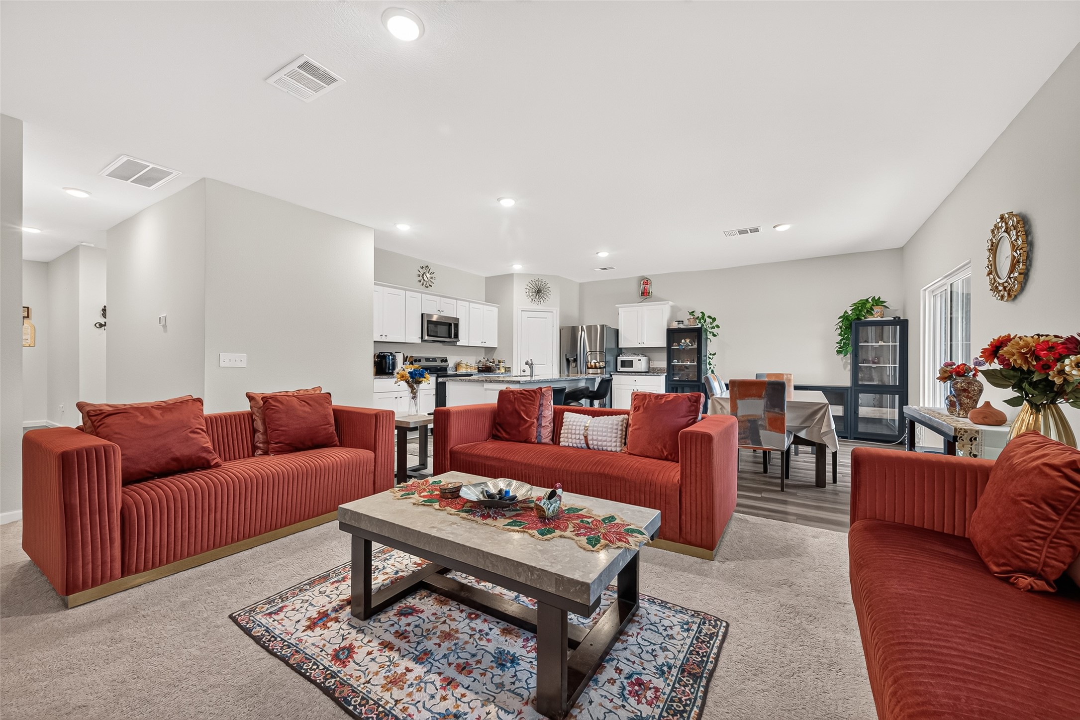 8638 Vacek Crossing Way Property Photo 3