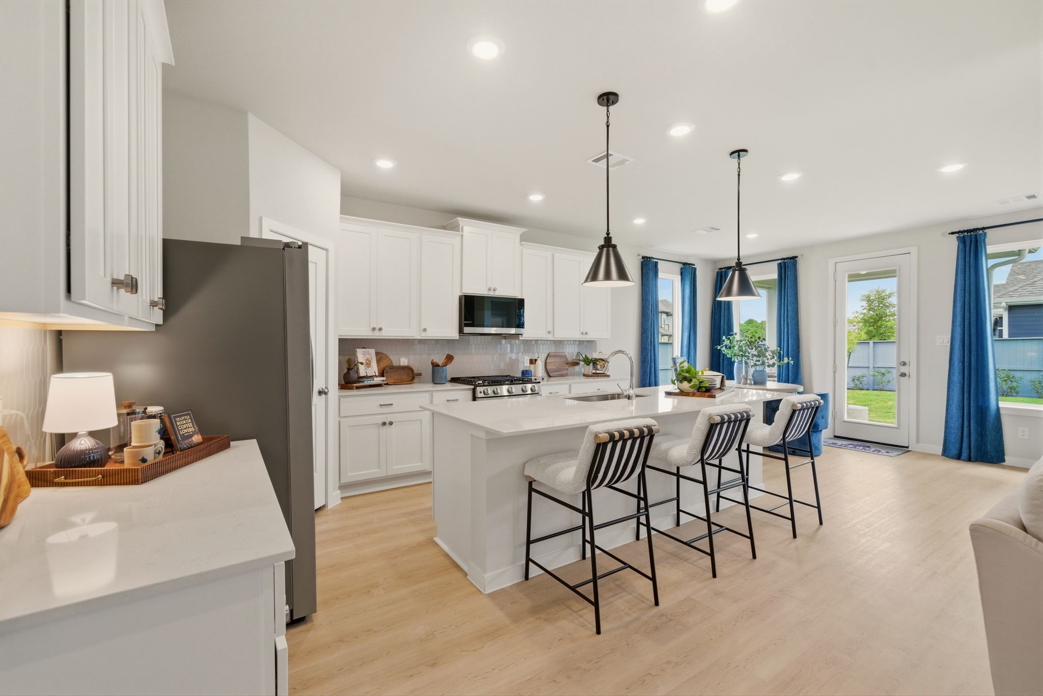 7558 Tall Foxglove Court Property Photo 3