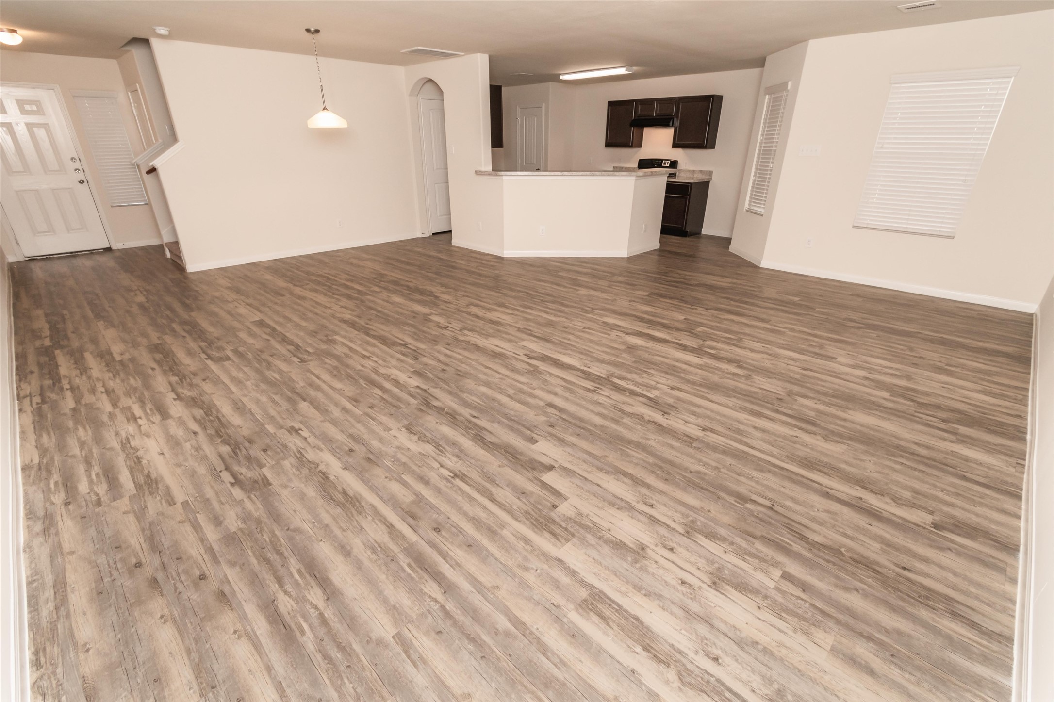 5482 Quail Cove Lane Property Photo 6
