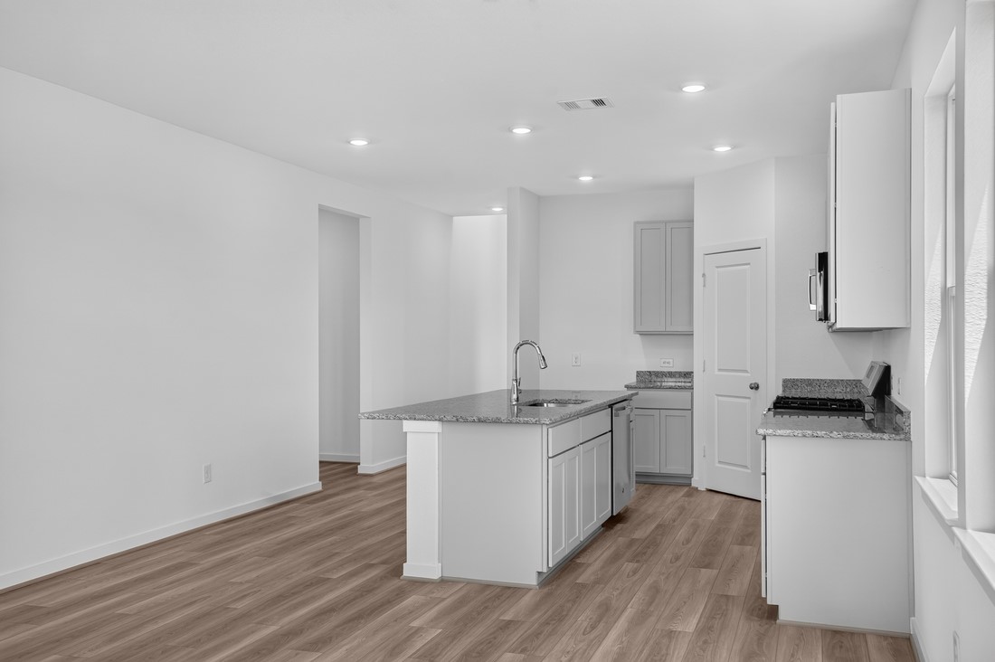 17427 Chestnut Chase Street Property Photo 6