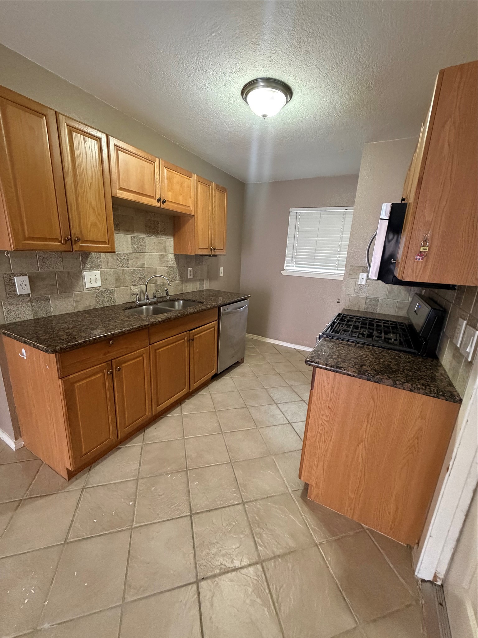 19419 Cypress River Drive Property Photo 5