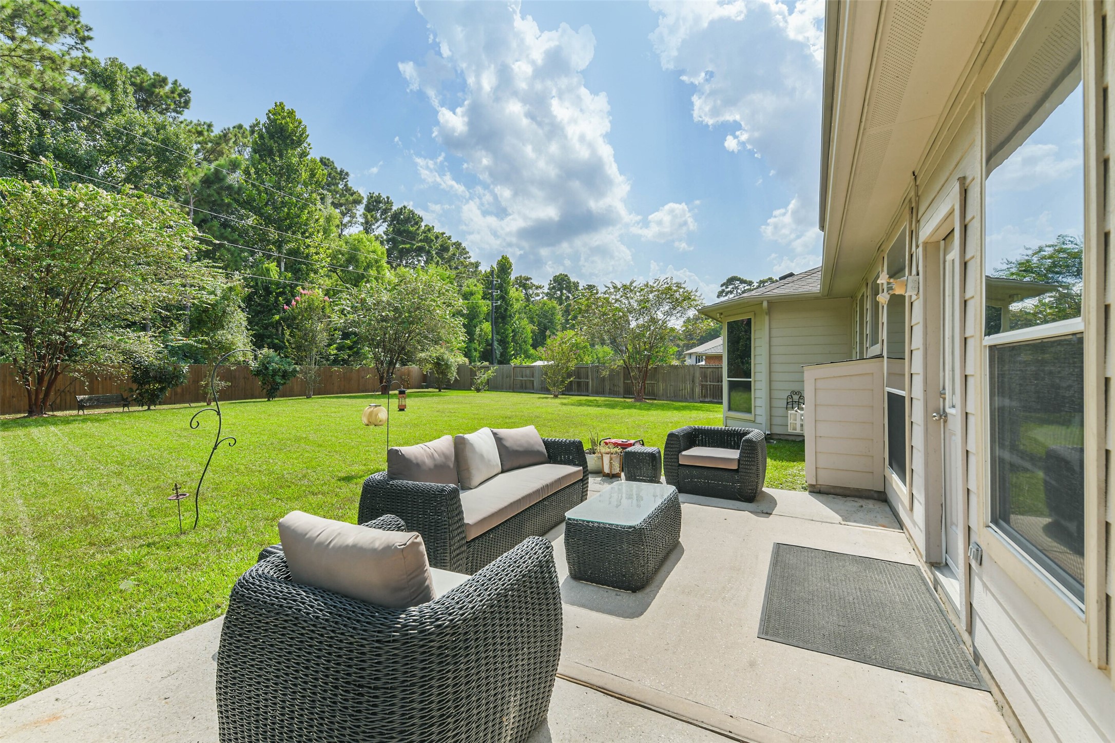 8718 Rolling Rapids Road Property Photo 7