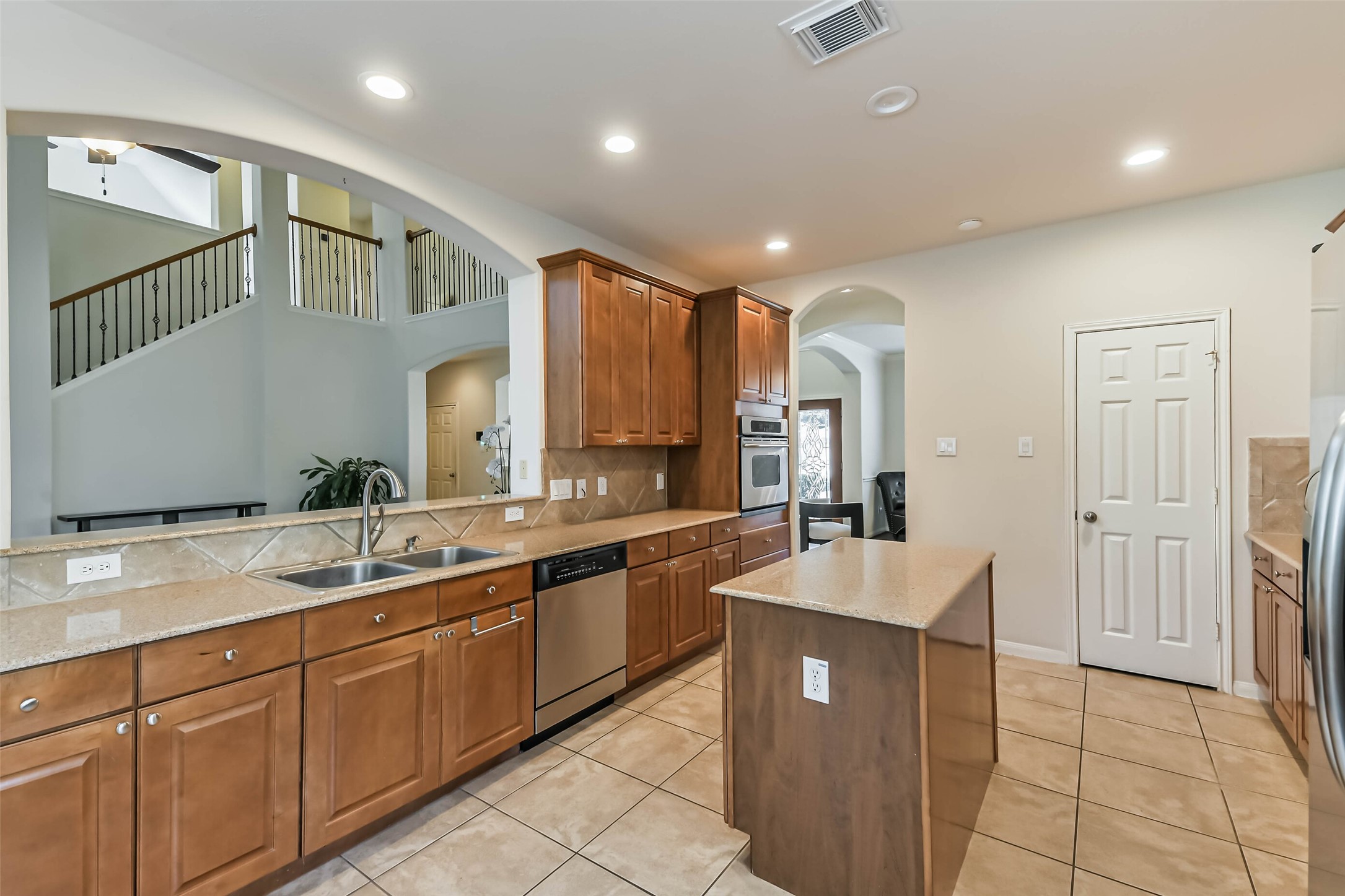 8718 Rolling Rapids Road Property Photo 15