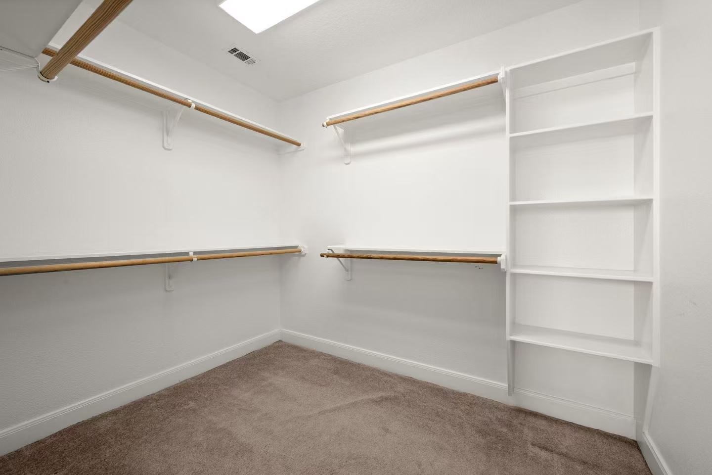3212 Glastonbury Drive Property Photo 17