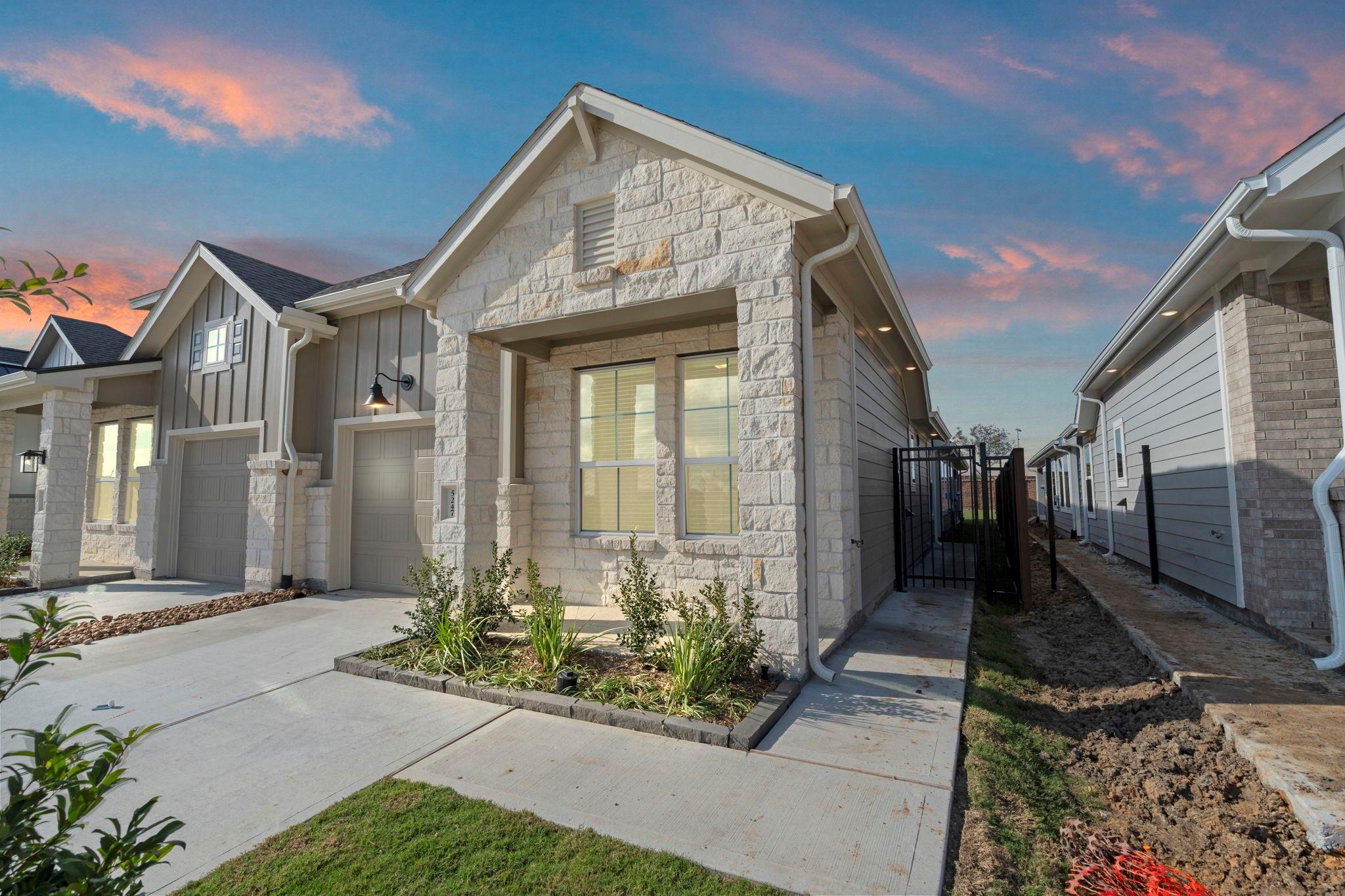 9807 Galaxy Drive Property Photo 1