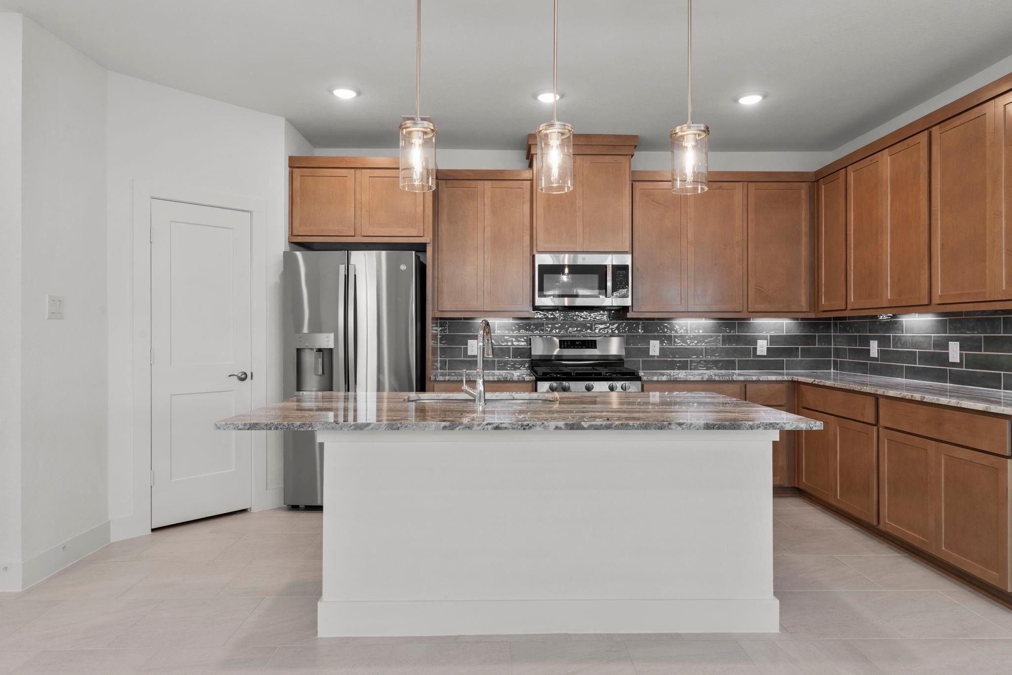 9807 Galaxy Drive Property Photo 6