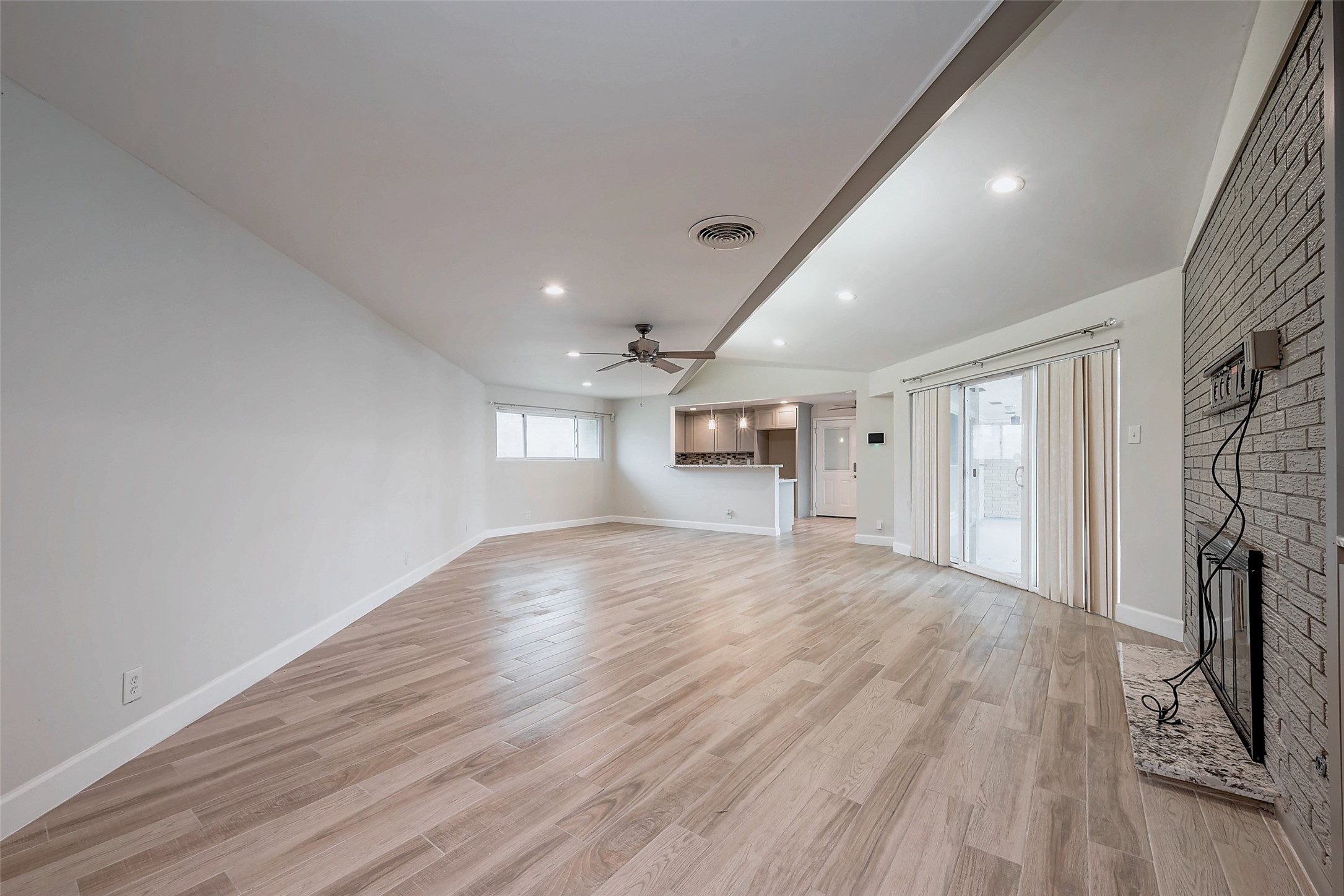 414 Lakeview Drive Property Photo 3