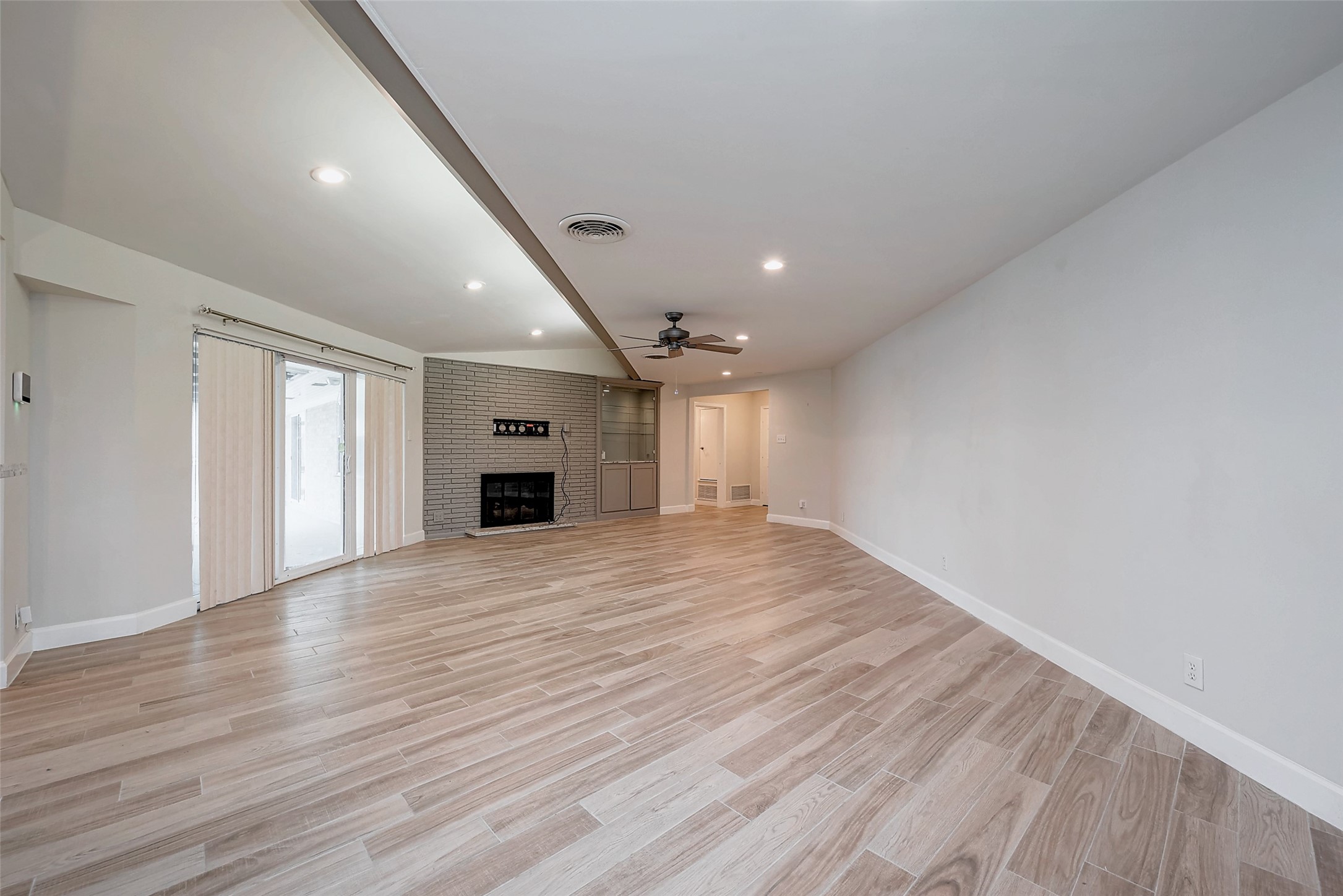 414 Lakeview Drive Property Photo 6