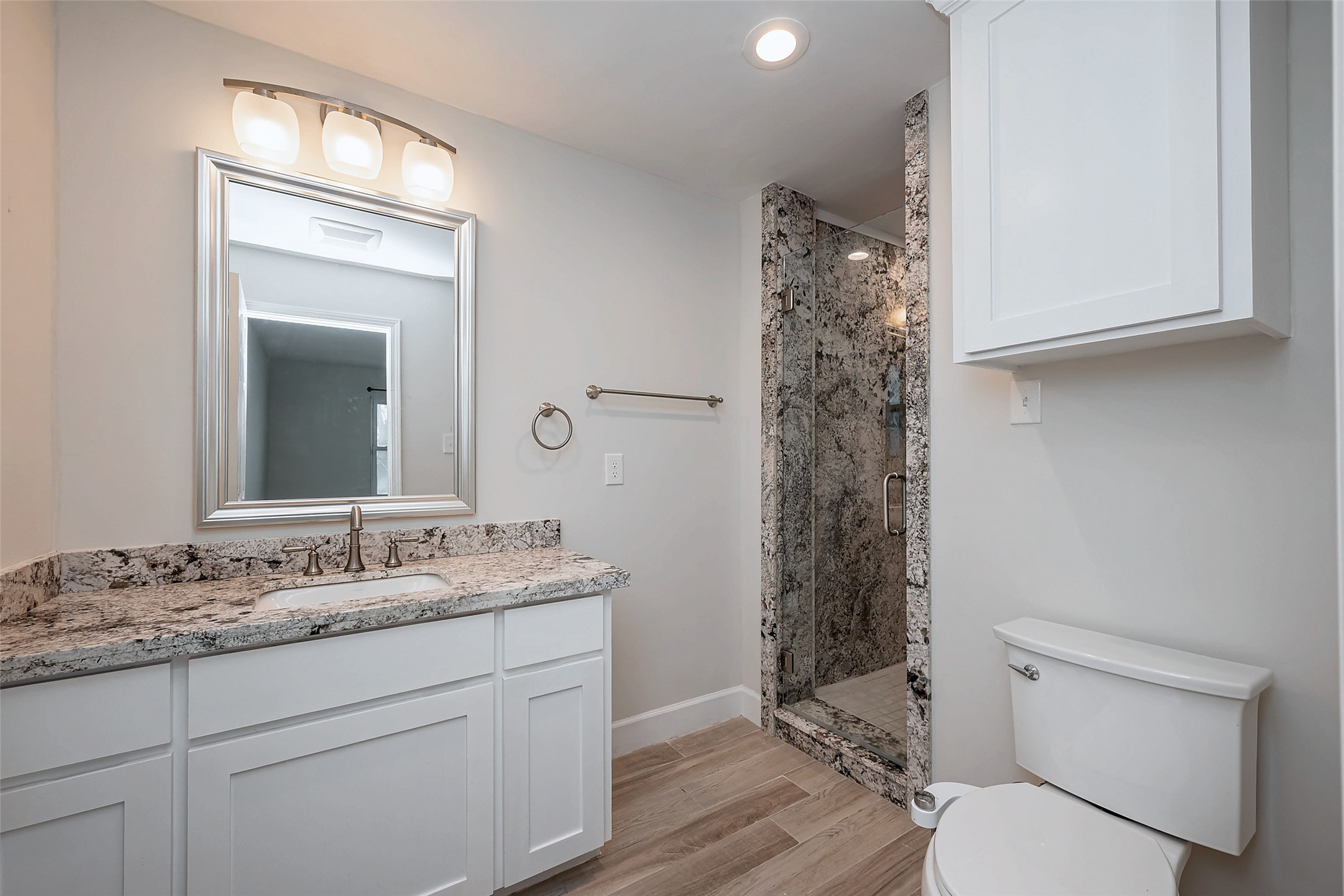 414 Lakeview Drive Property Photo 18