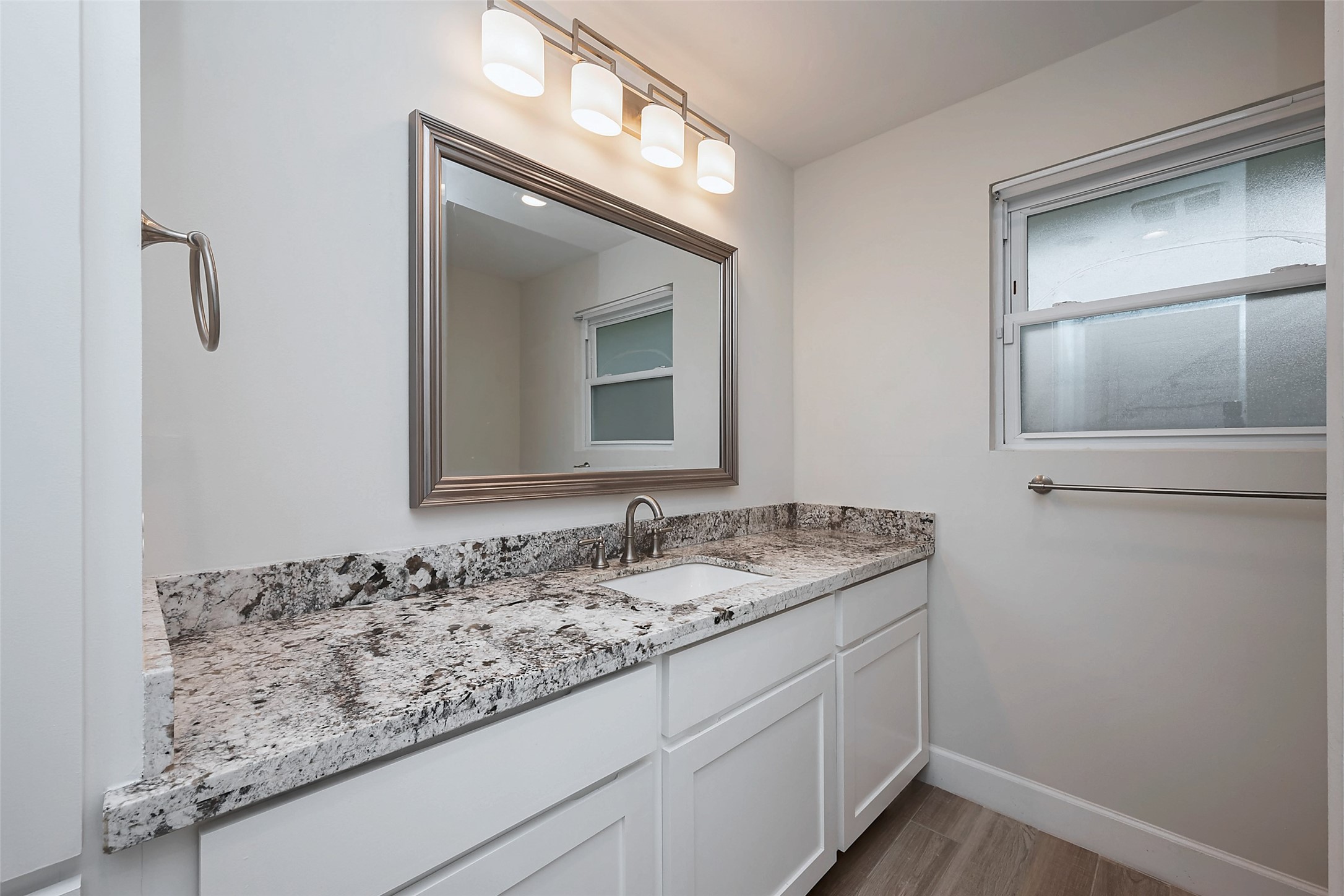 414 Lakeview Drive Property Photo 22