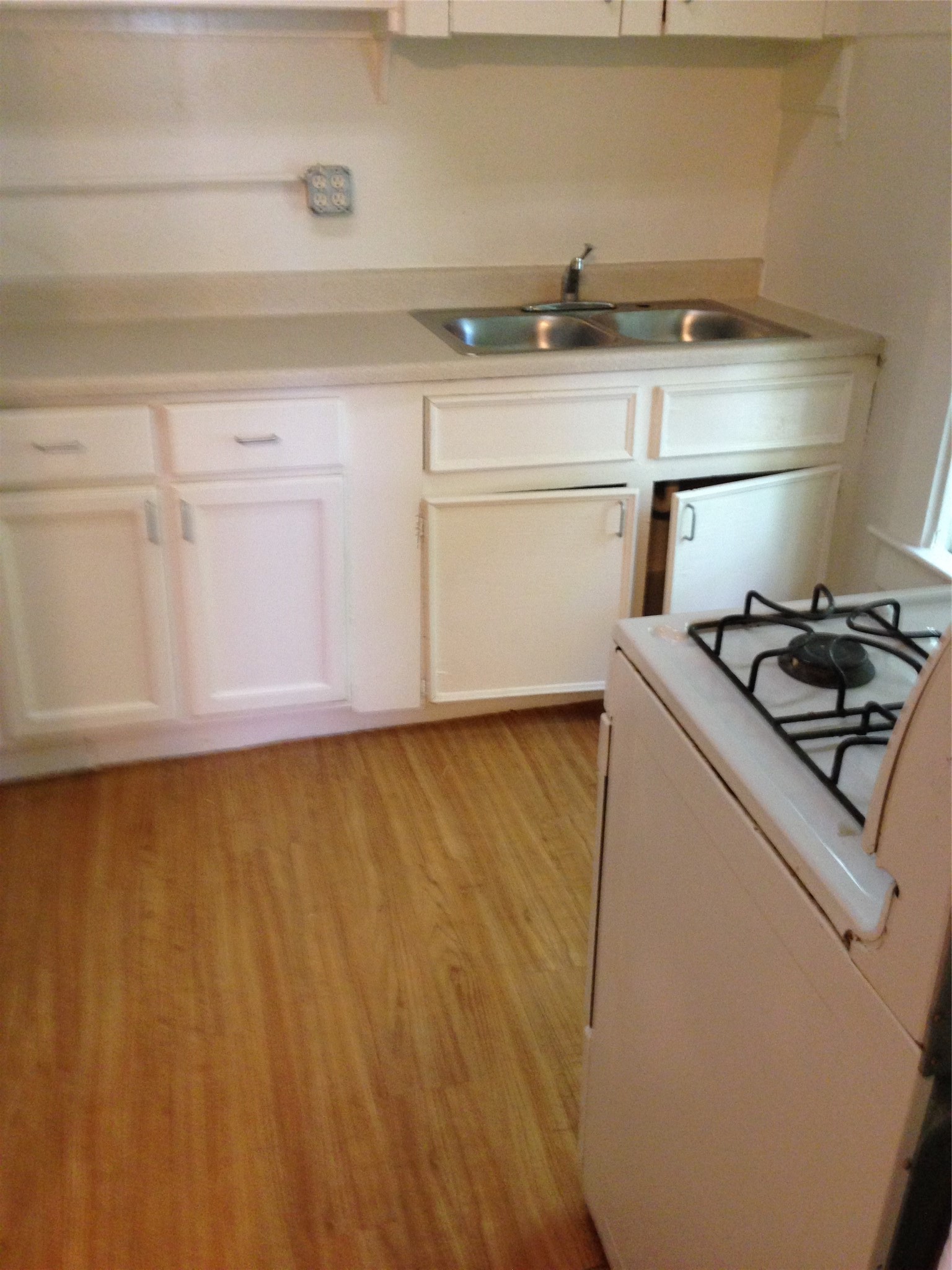 410 Enid Street 6 Property Photo 6