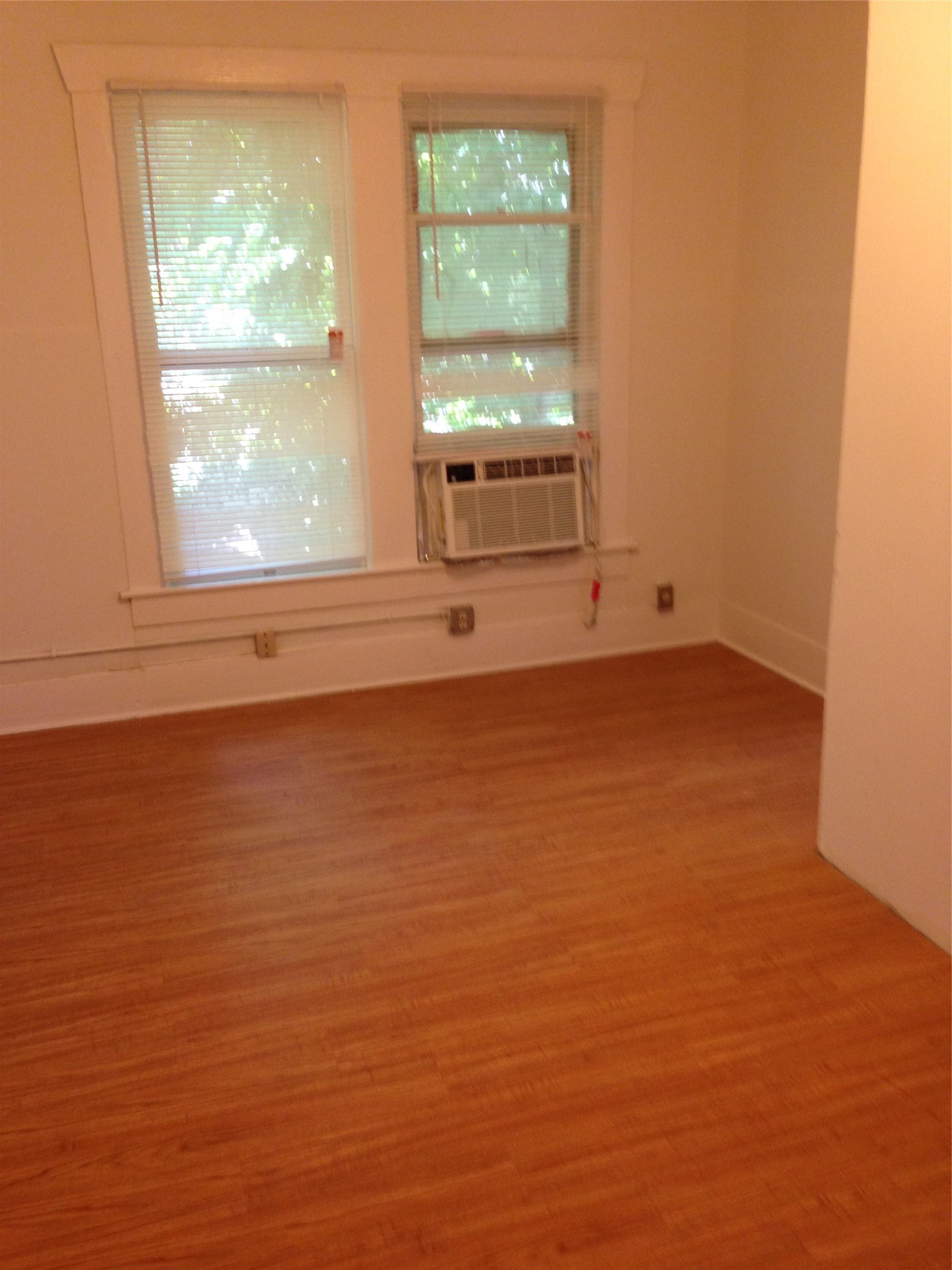 410 Enid Street 6 Property Photo 7