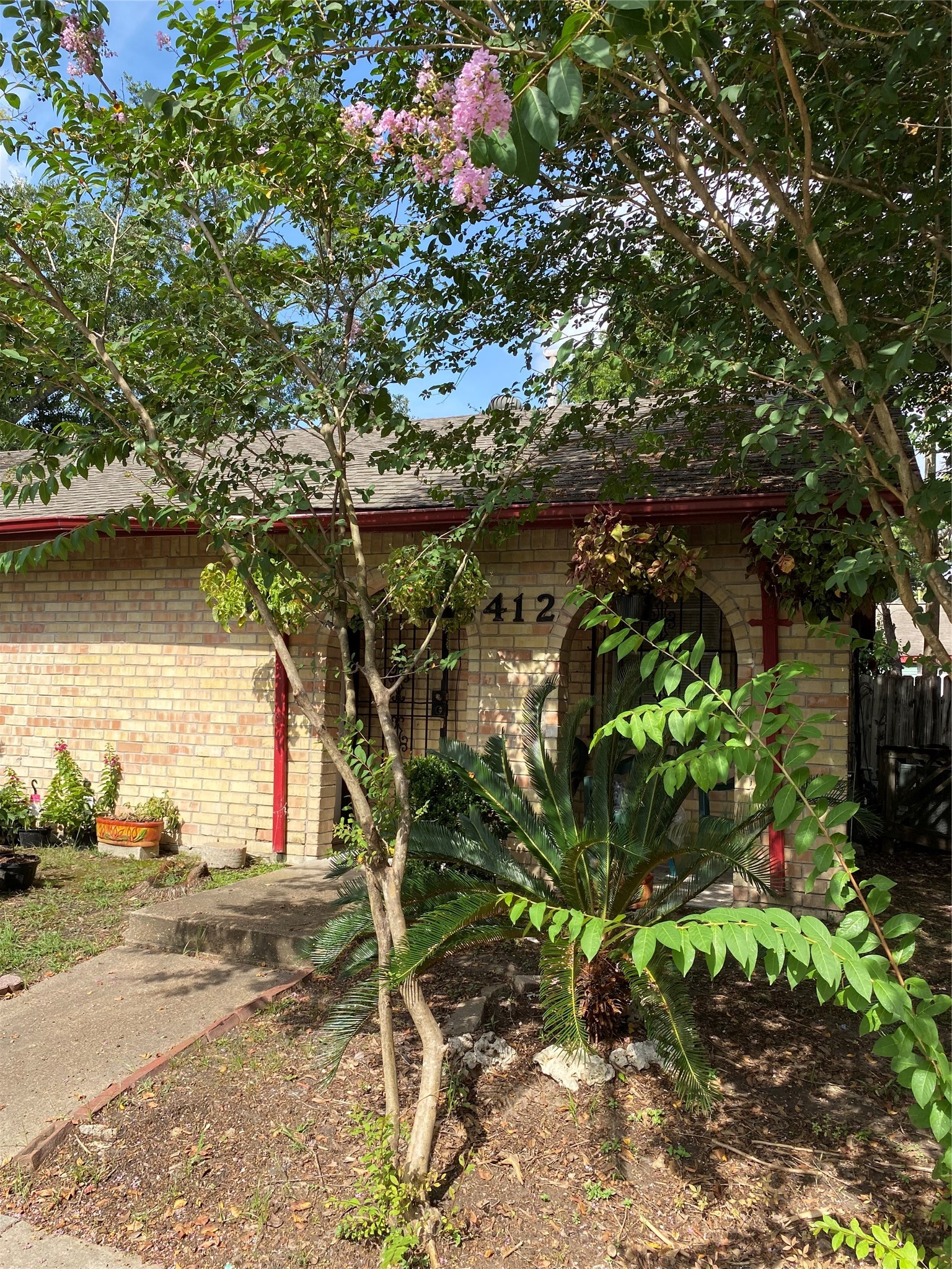 410 Enid Street 6 Property Photo 9