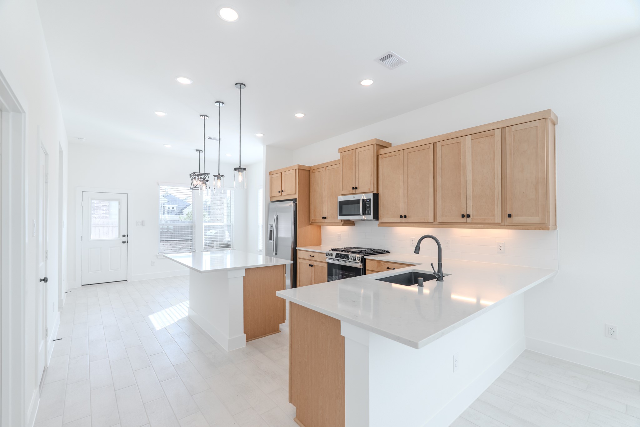 10472 Wild Rice Street Property Photo 11