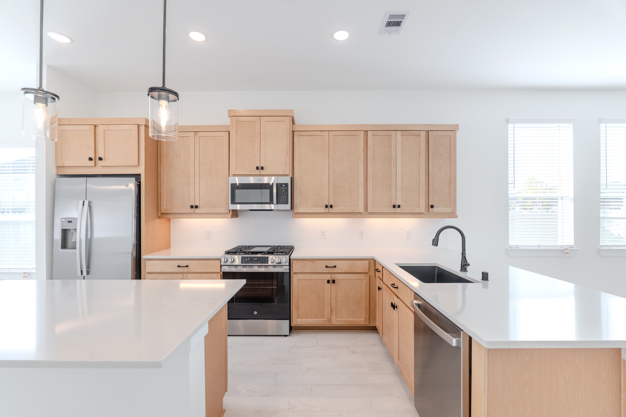 10472 Wild Rice Street Property Photo 13