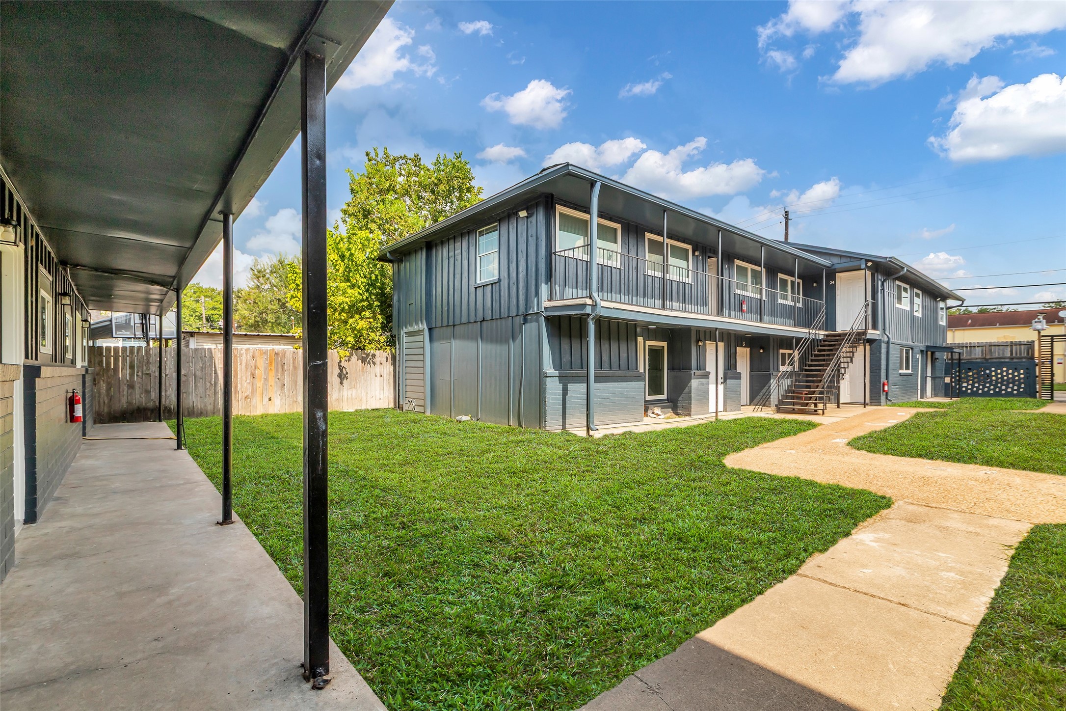 4706 Yellowstone Boulevard 2 Property Photo 4