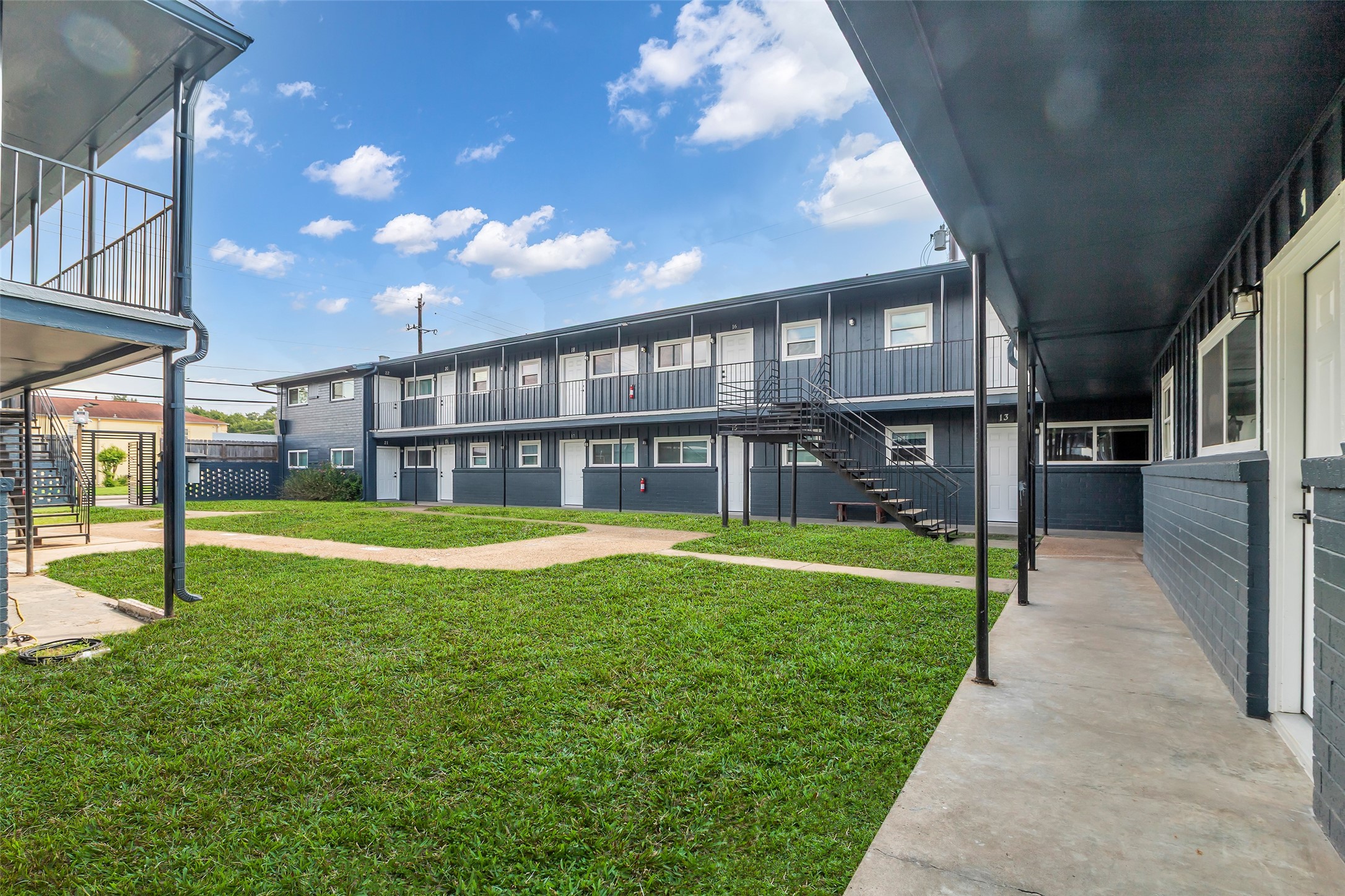 4706 Yellowstone Boulevard 2 Property Photo 5