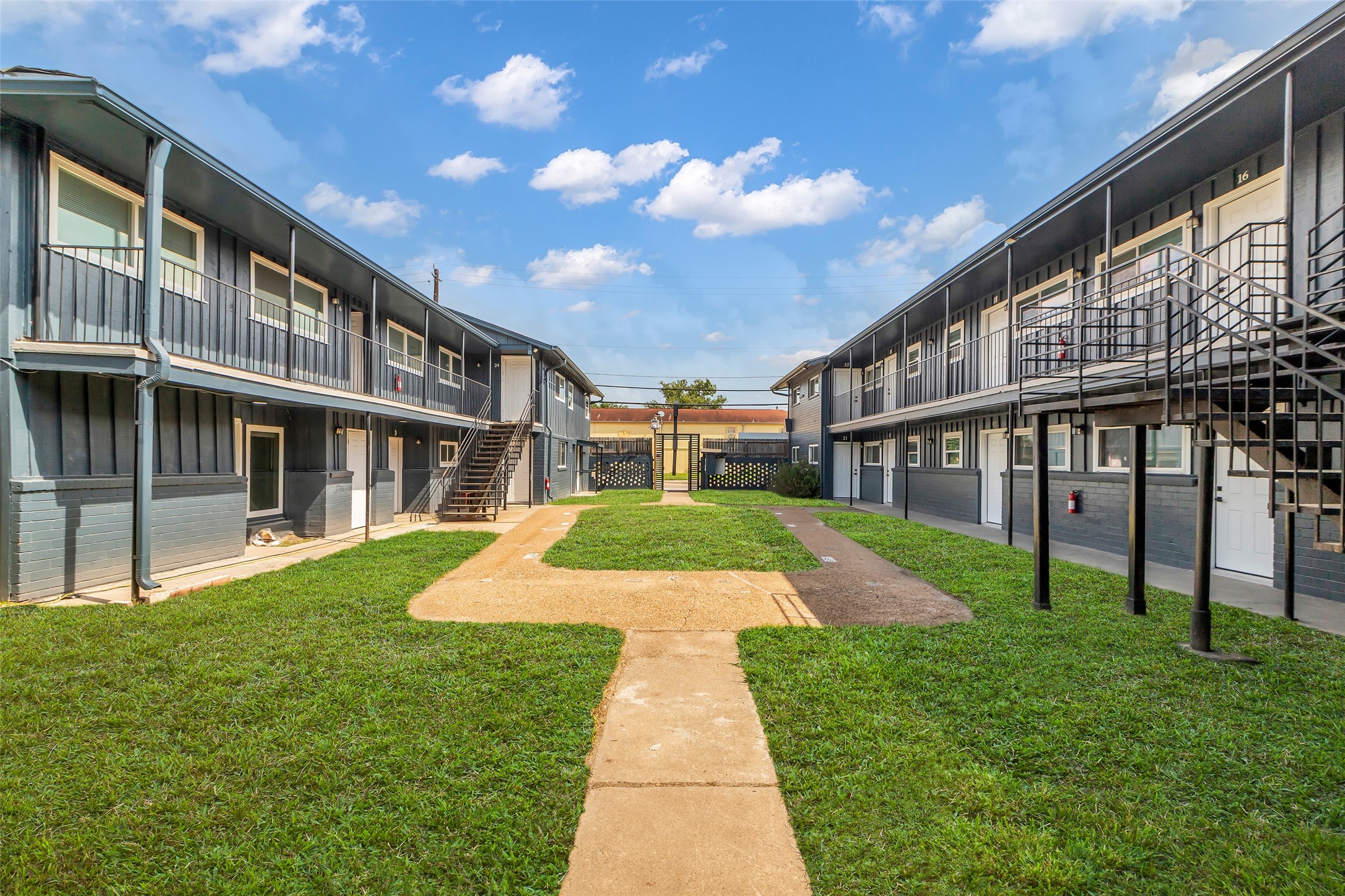 4706 Yellowstone Boulevard 2 Property Photo 7