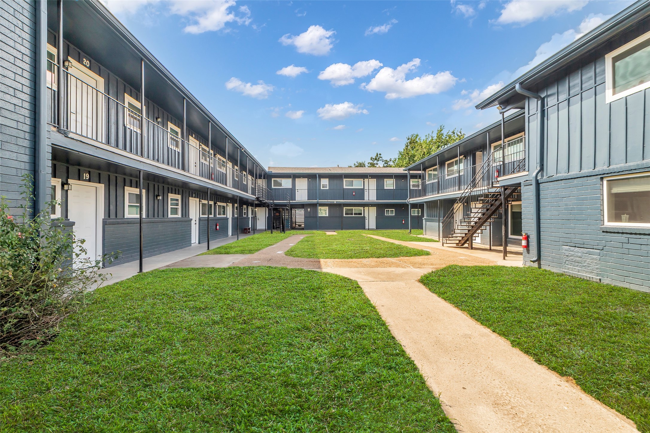 4706 Yellowstone Boulevard 2 Property Photo 8