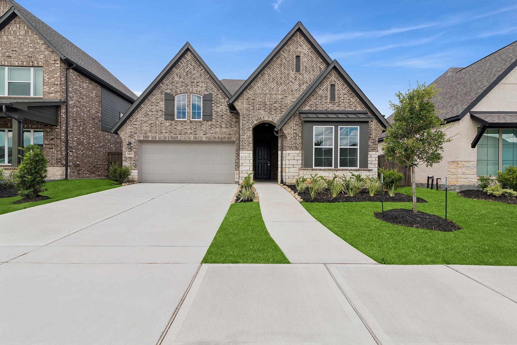 11827 Sawgrass Drive Property Photo 1
