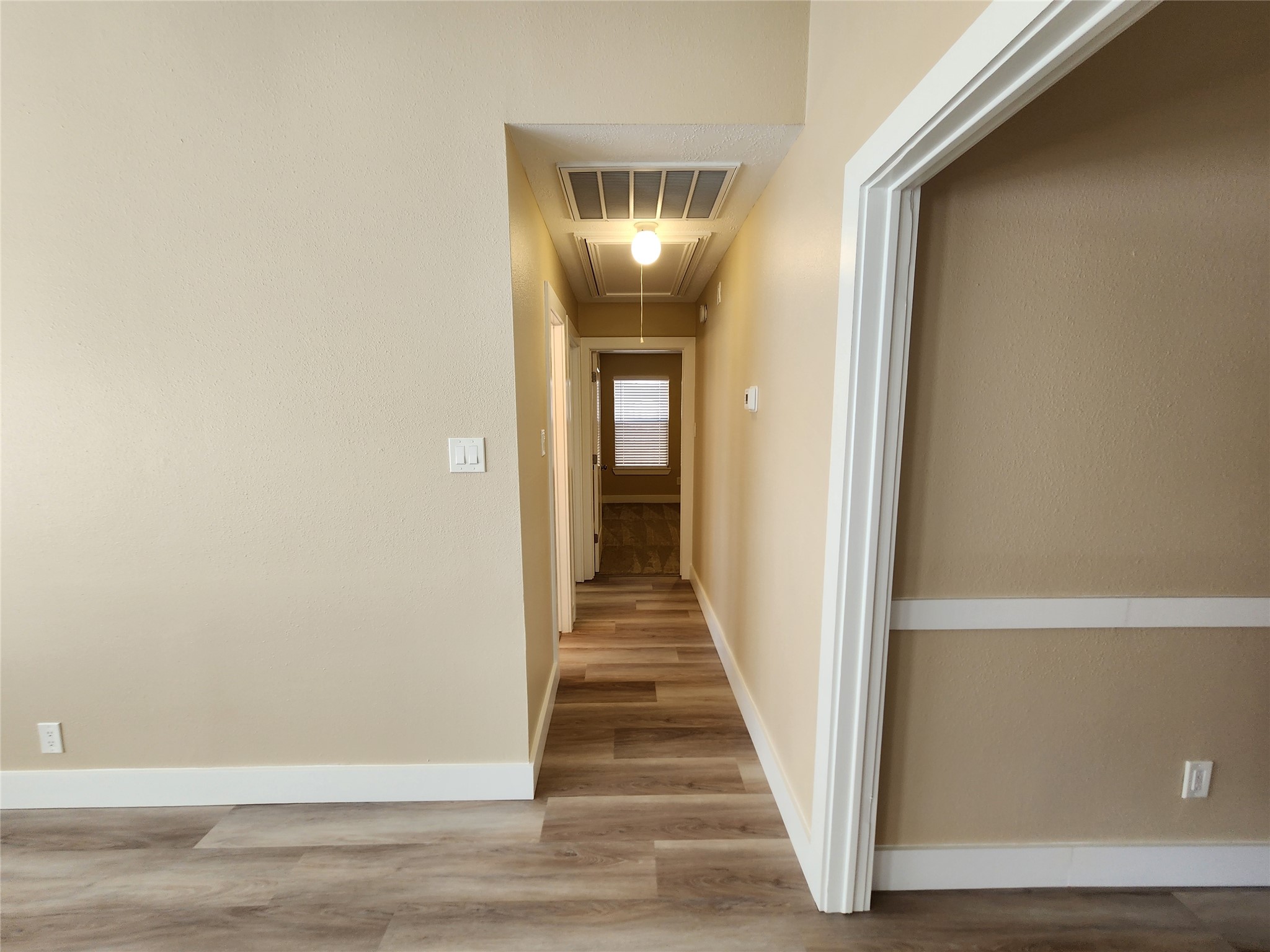 17415 Chamberlain Drive Property Photo 4