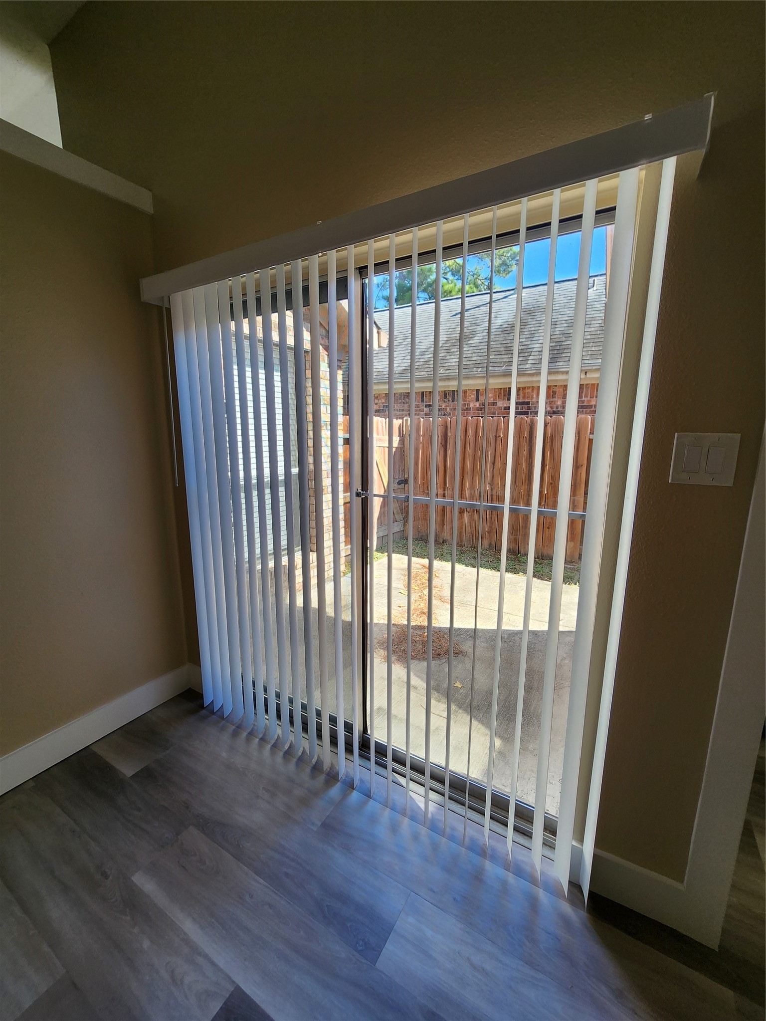 17415 Chamberlain Drive Property Photo 9