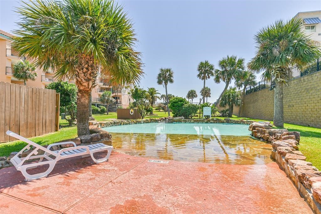 9520 Seawall Boulevard 113 Property Photo 16