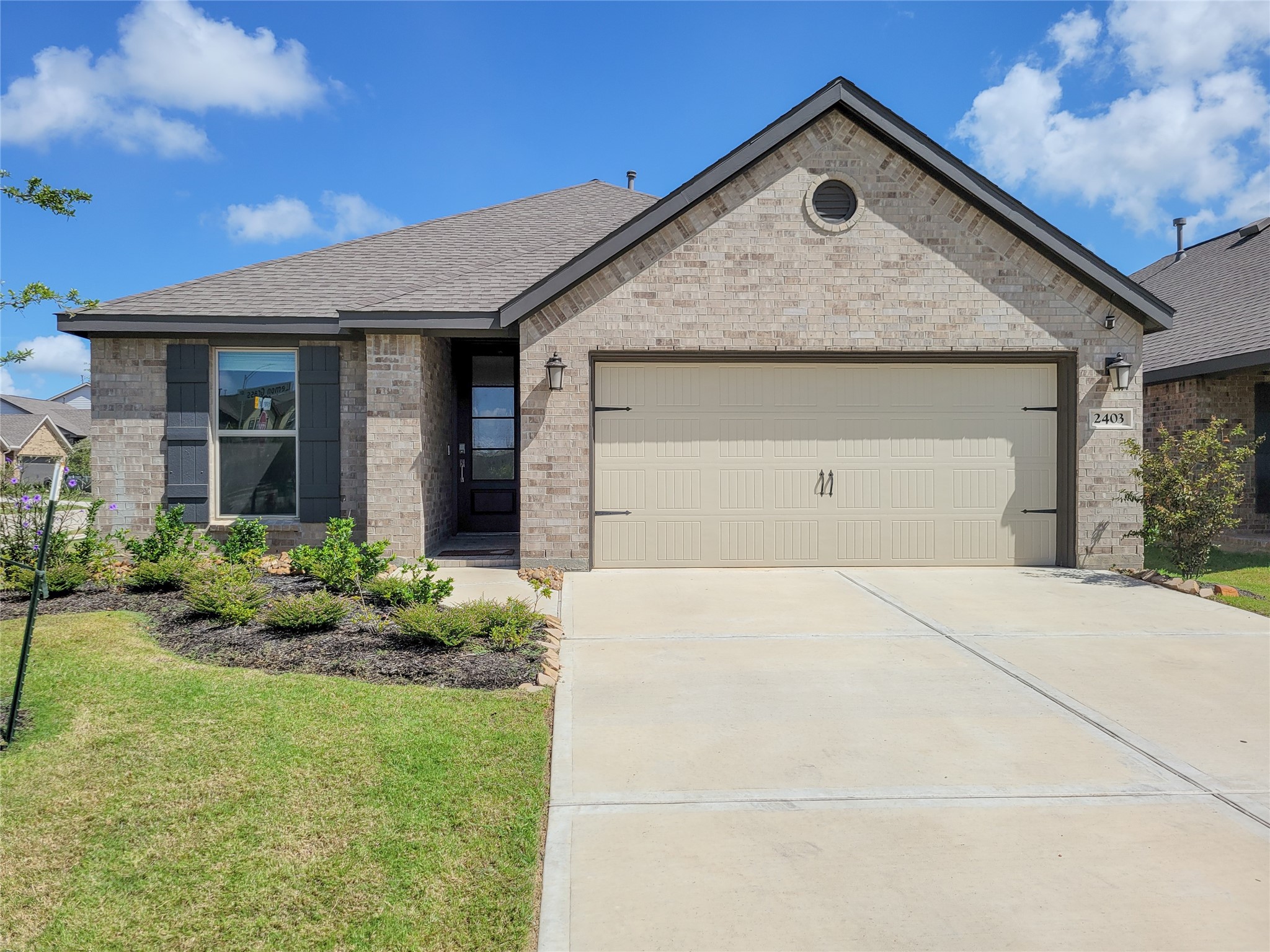 2403 Lemon Grass Drive Property Photo 1