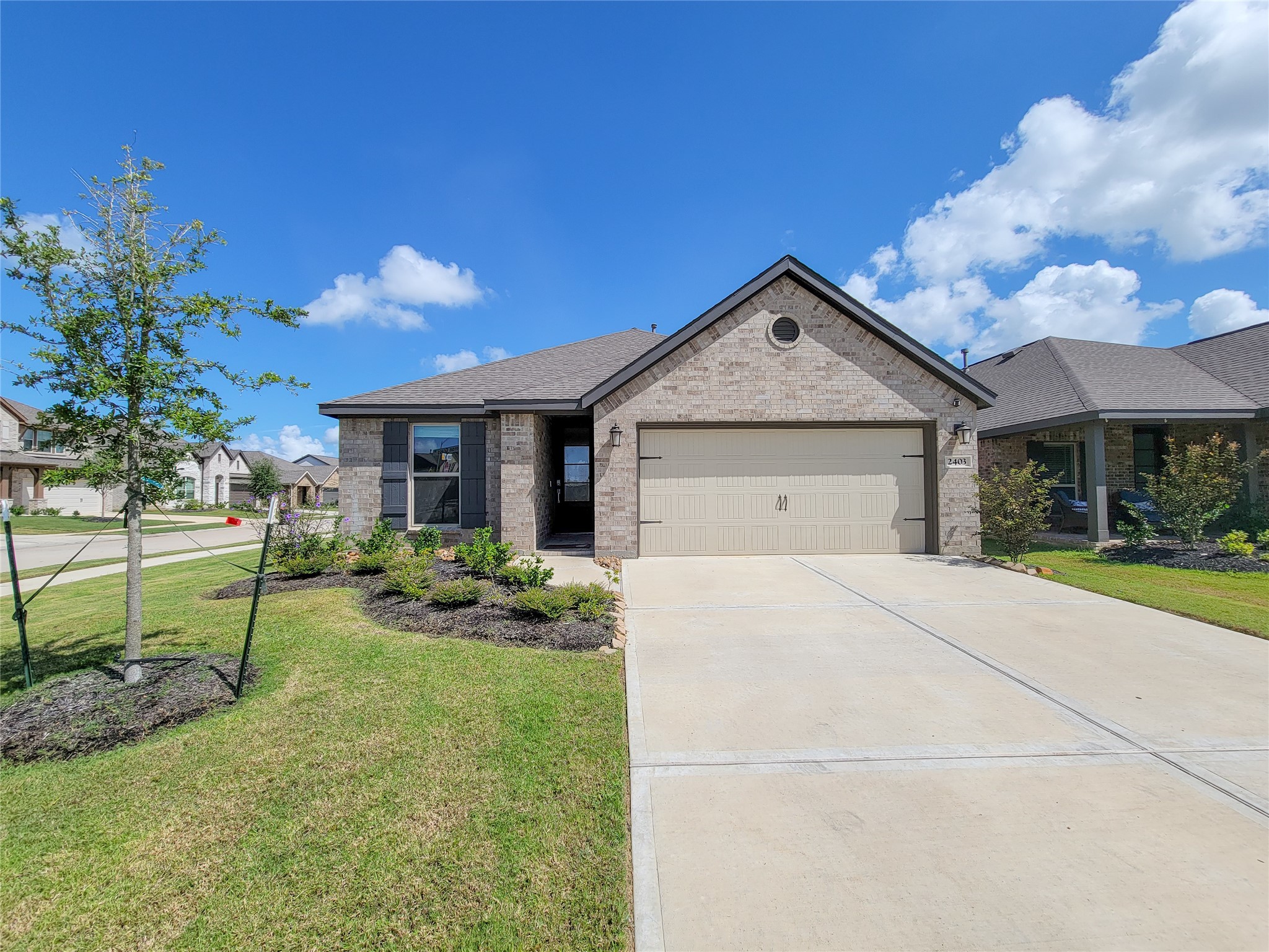 2403 Lemon Grass Drive Property Photo 2