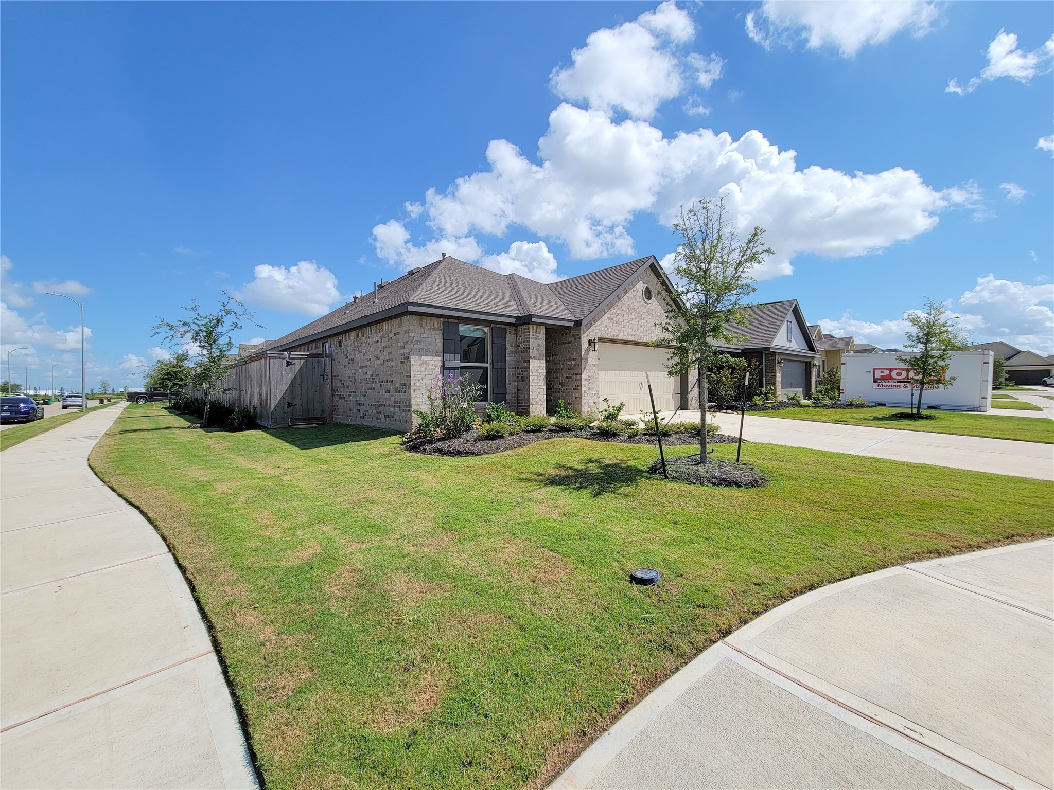 2403 Lemon Grass Drive Property Photo 3