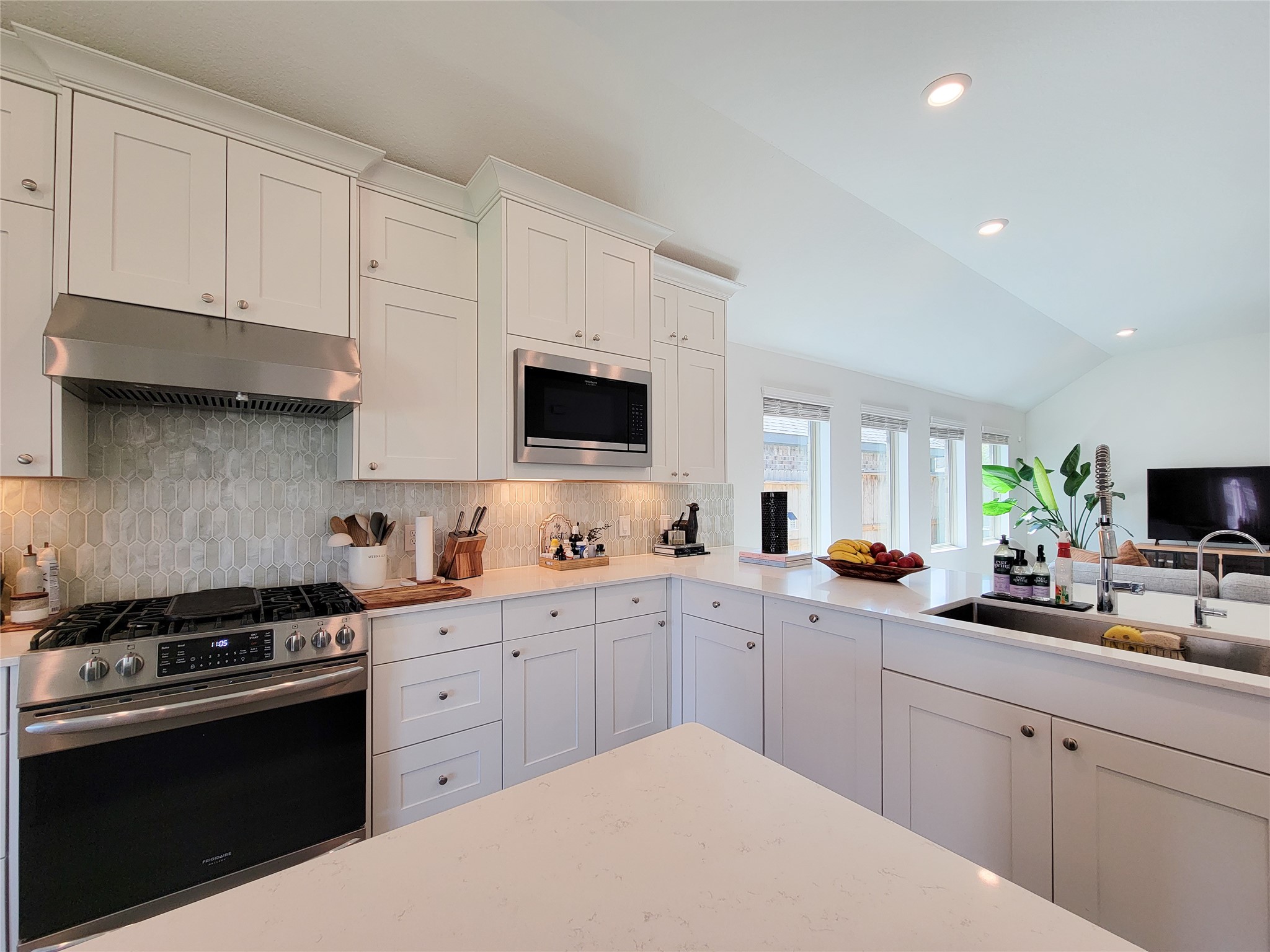 2403 Lemon Grass Drive Property Photo 11