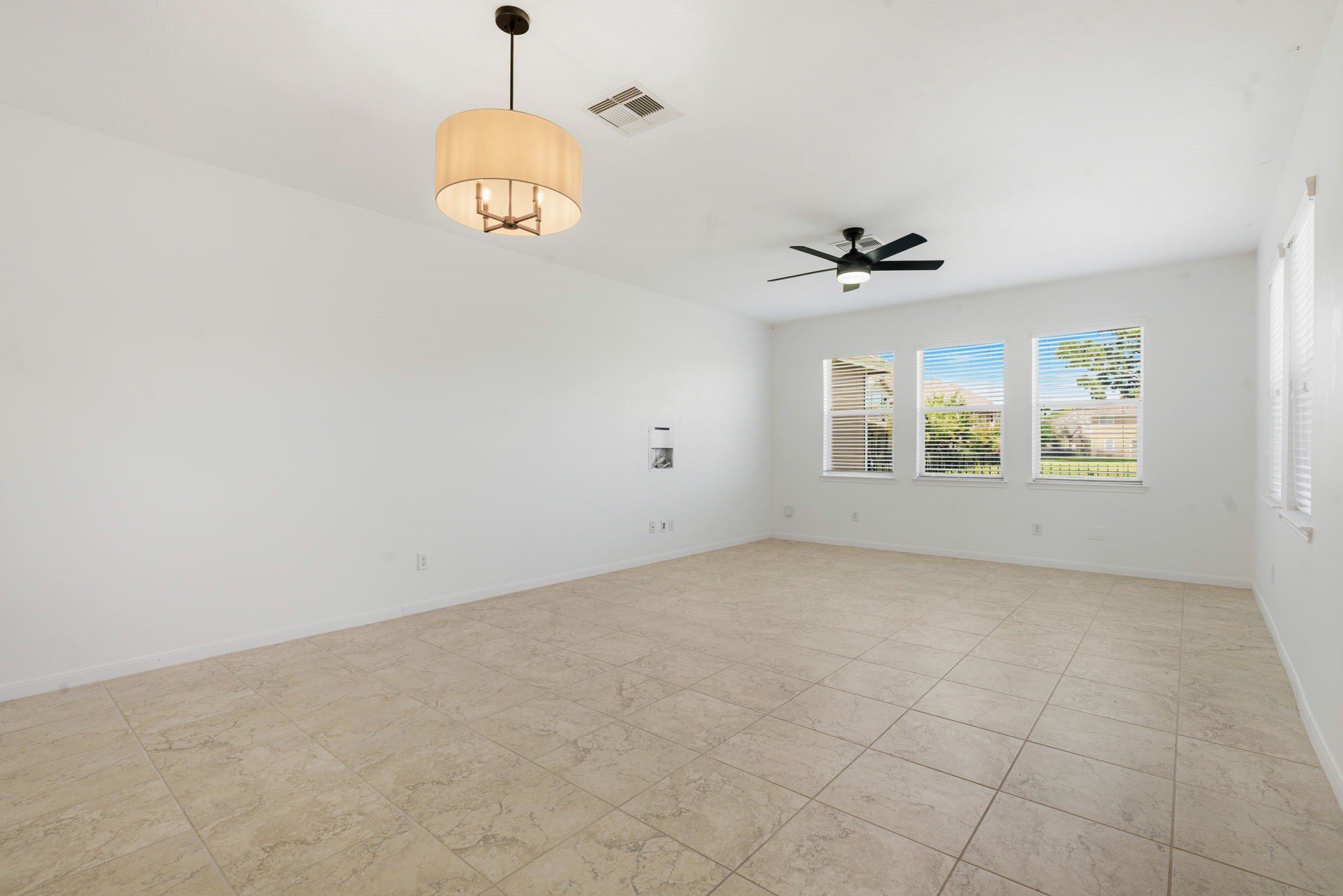 18714 Serenity Loch Drive Property Photo 6