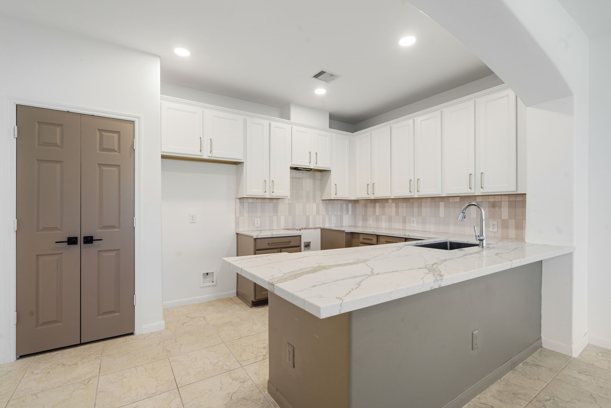 18714 Serenity Loch Drive Property Photo 11
