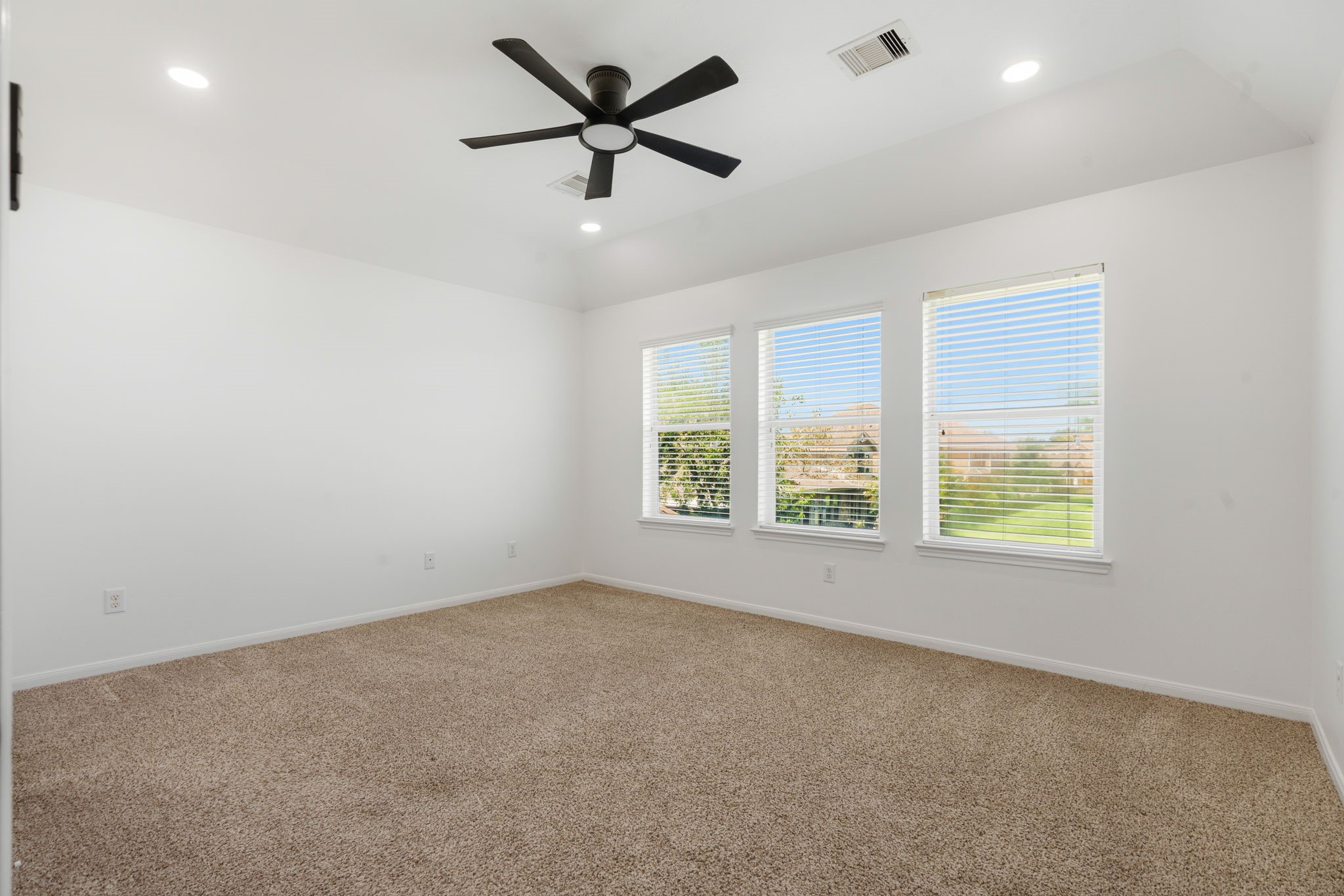 18714 Serenity Loch Drive Property Photo 15